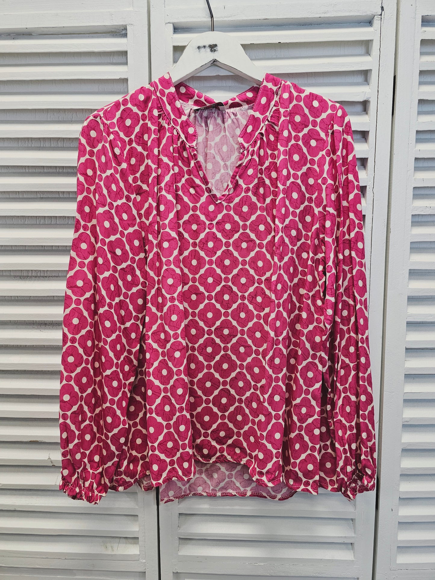 Langärmlige Bluse mit Blumen von Zwillingsherz in verschiedenen Farben