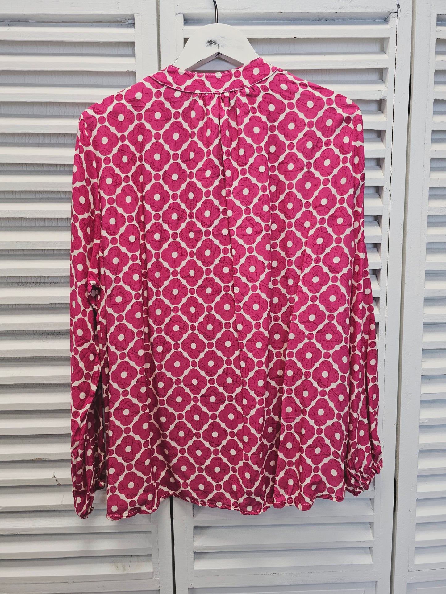 Langärmlige Bluse mit Blumen von Zwillingsherz in verschiedenen Farben