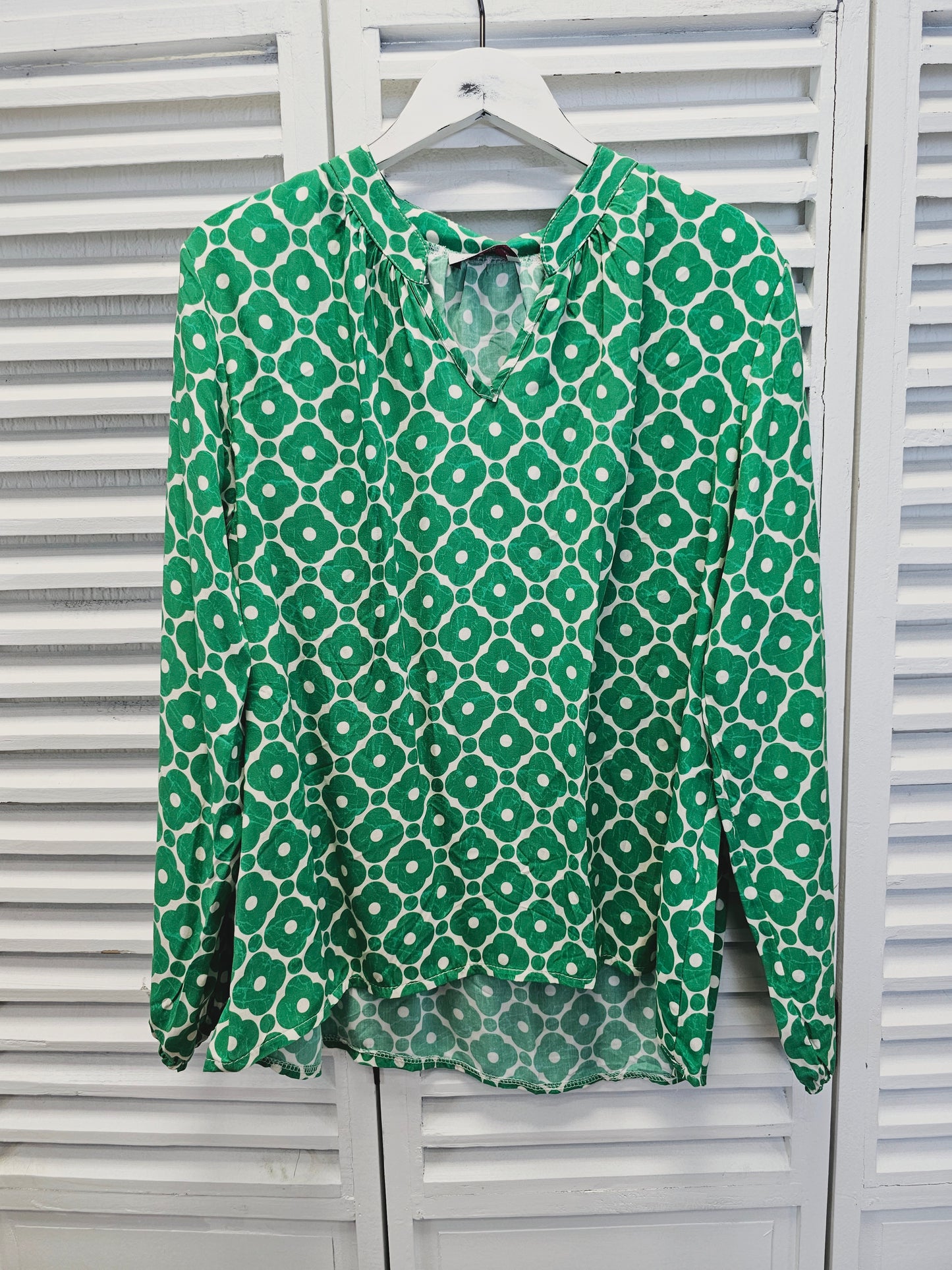 Langärmlige Bluse mit Blumen von Zwillingsherz in verschiedenen Farben