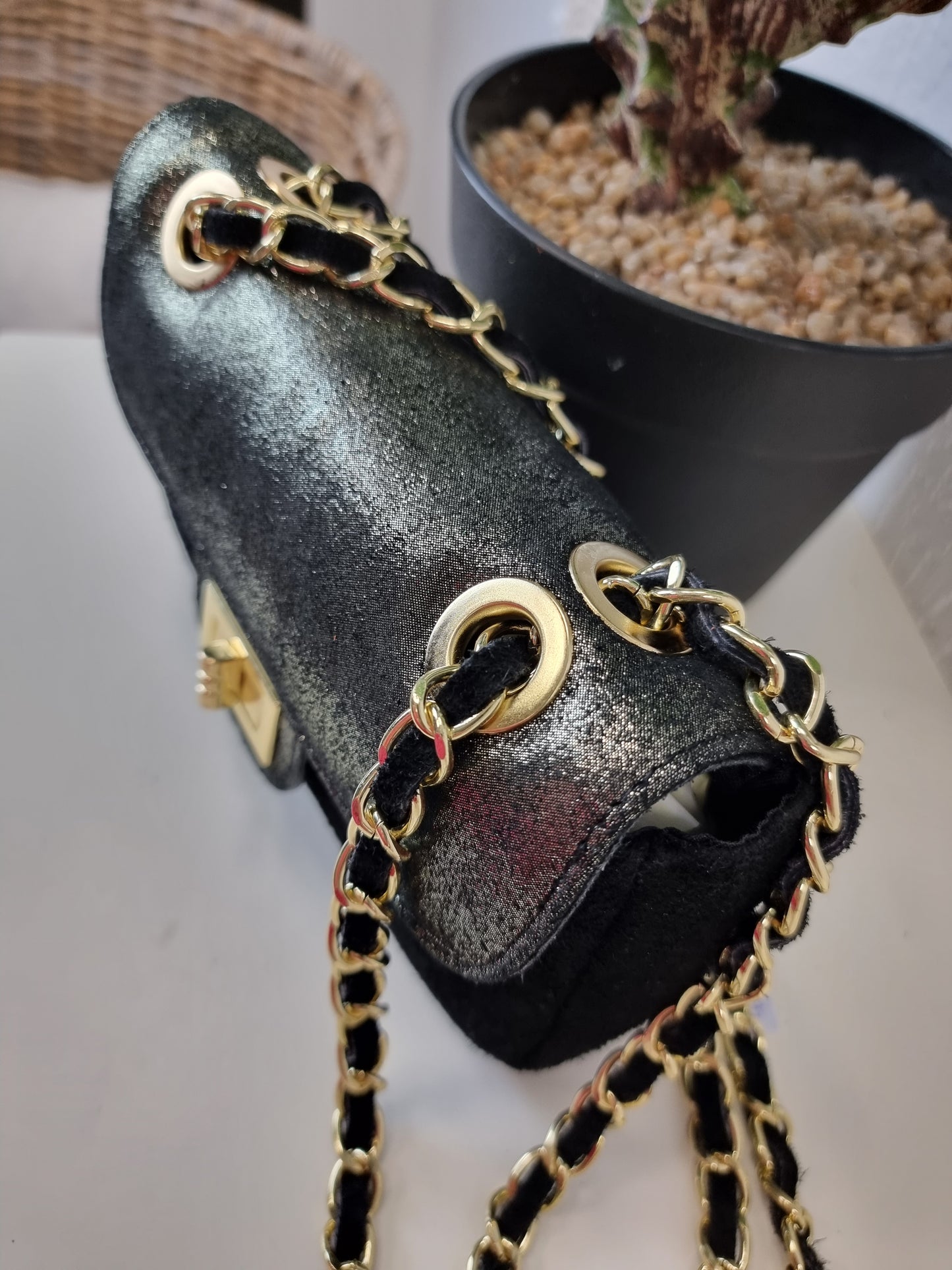 Handtasche Wildleder mit Goldketten und Glitzer in verschiedenen Farben