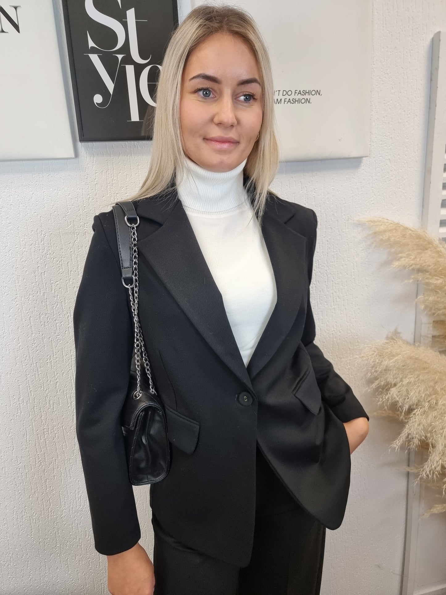 Einreihiger Blazer in Schwarz, nur S vorrätig