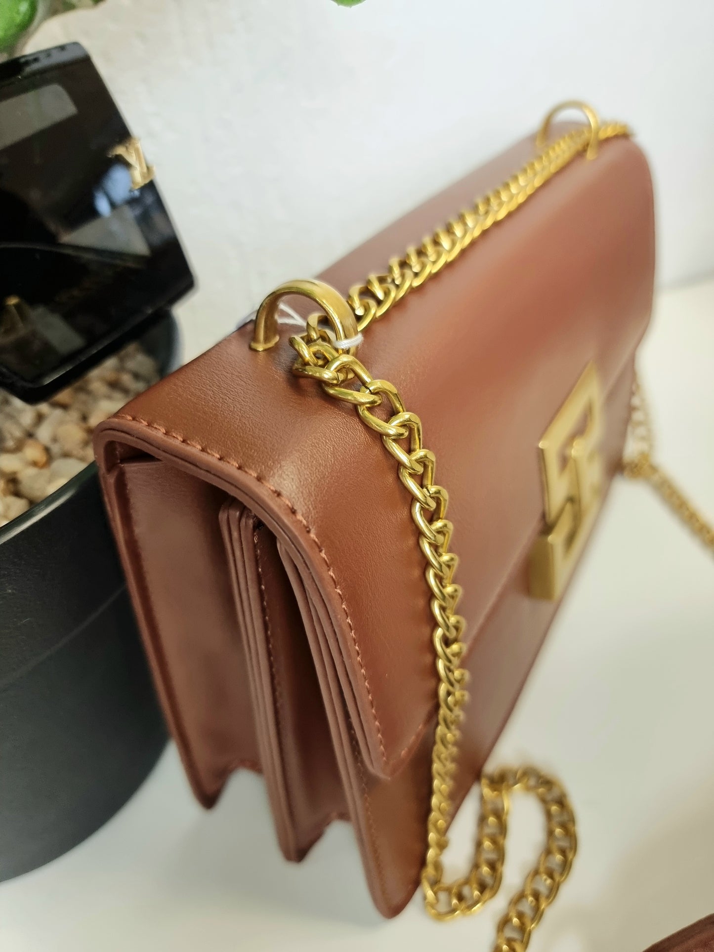 Edle Handtasche mit Goldkette in 2 verschiedenen Farben