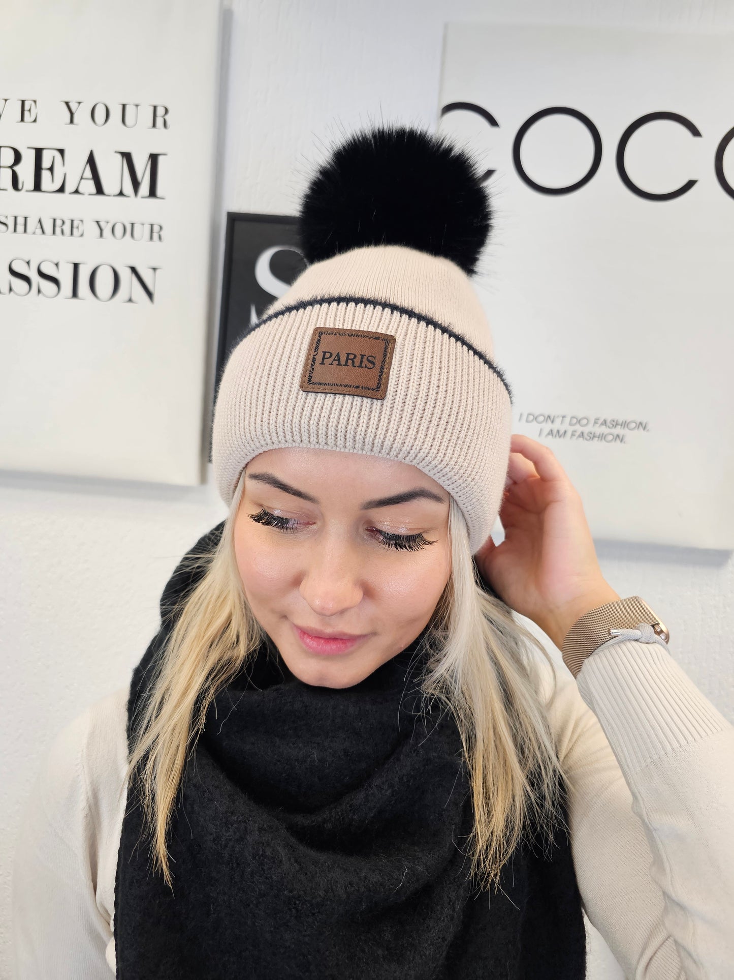 Bommel-Strickmütze Paris mit Innenfutter in verschieden Farben