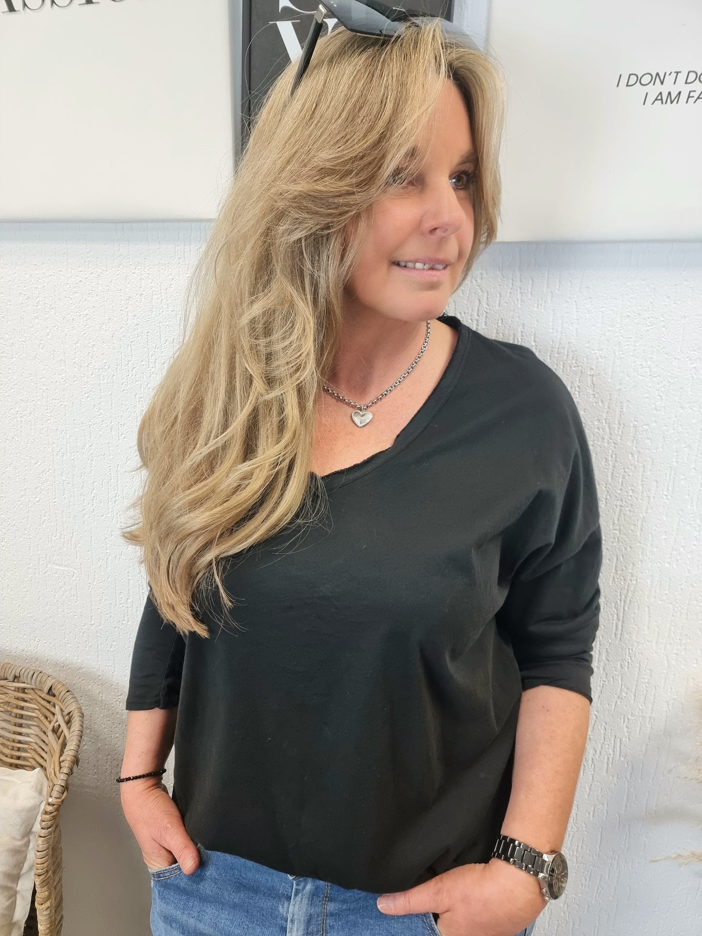 Oversize Shirt mit Fransen und V-Ausschnitt Größe 2 (38-42) in verschiedenen Farben