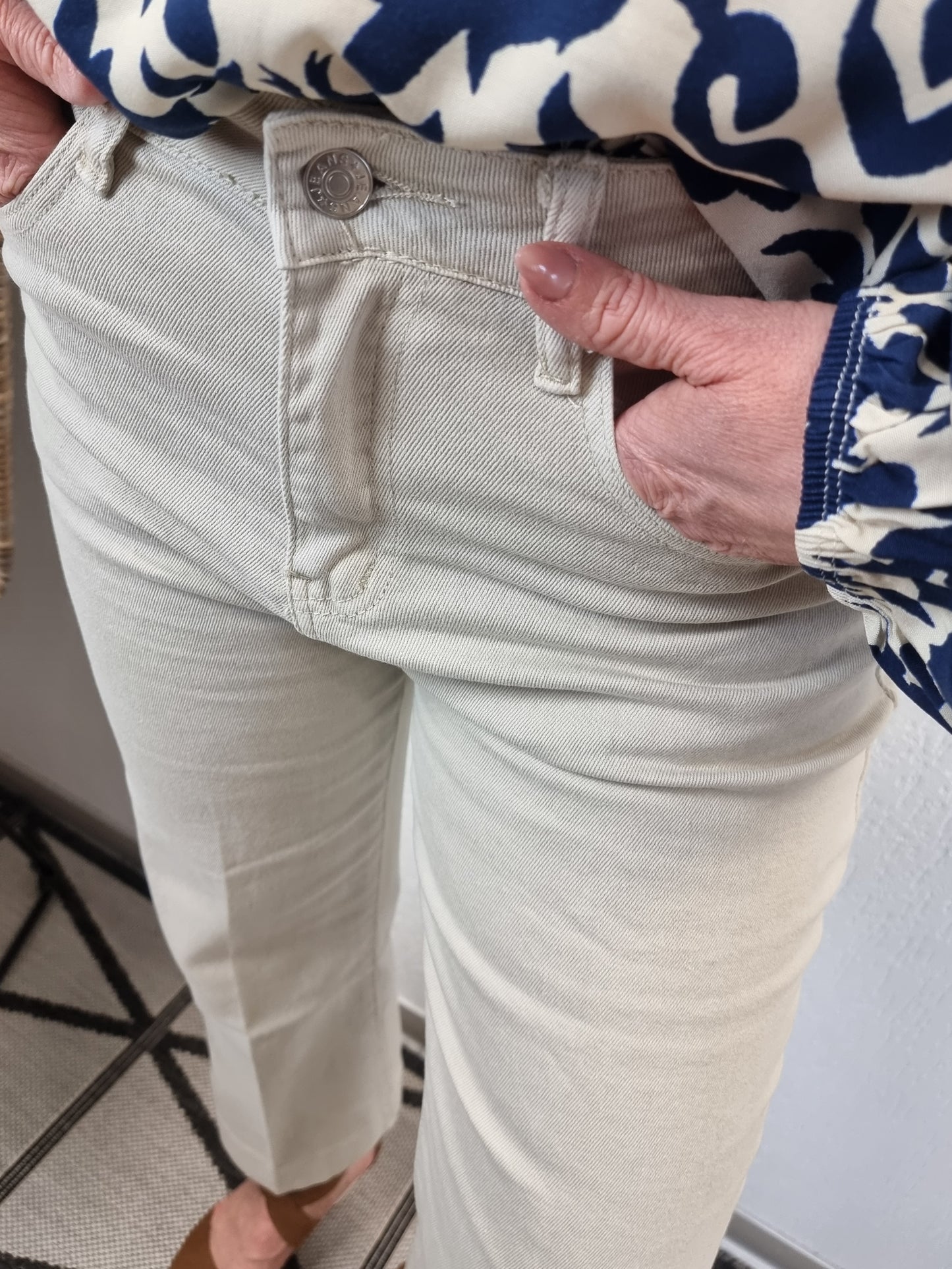 Beige Jeans mit weitem Bein von Zac&Zoe