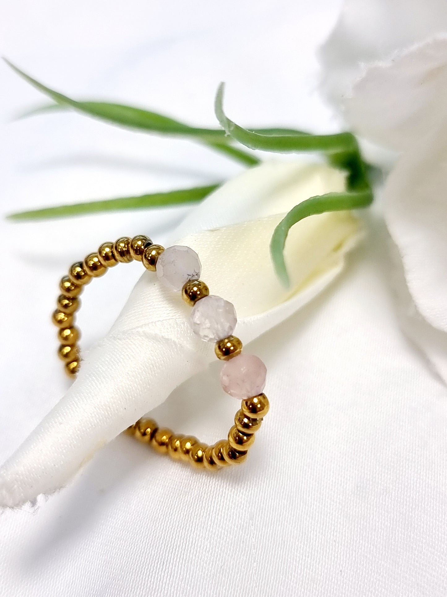 Ring Biba - elastisch, Metall Gold mit Rosenquarz