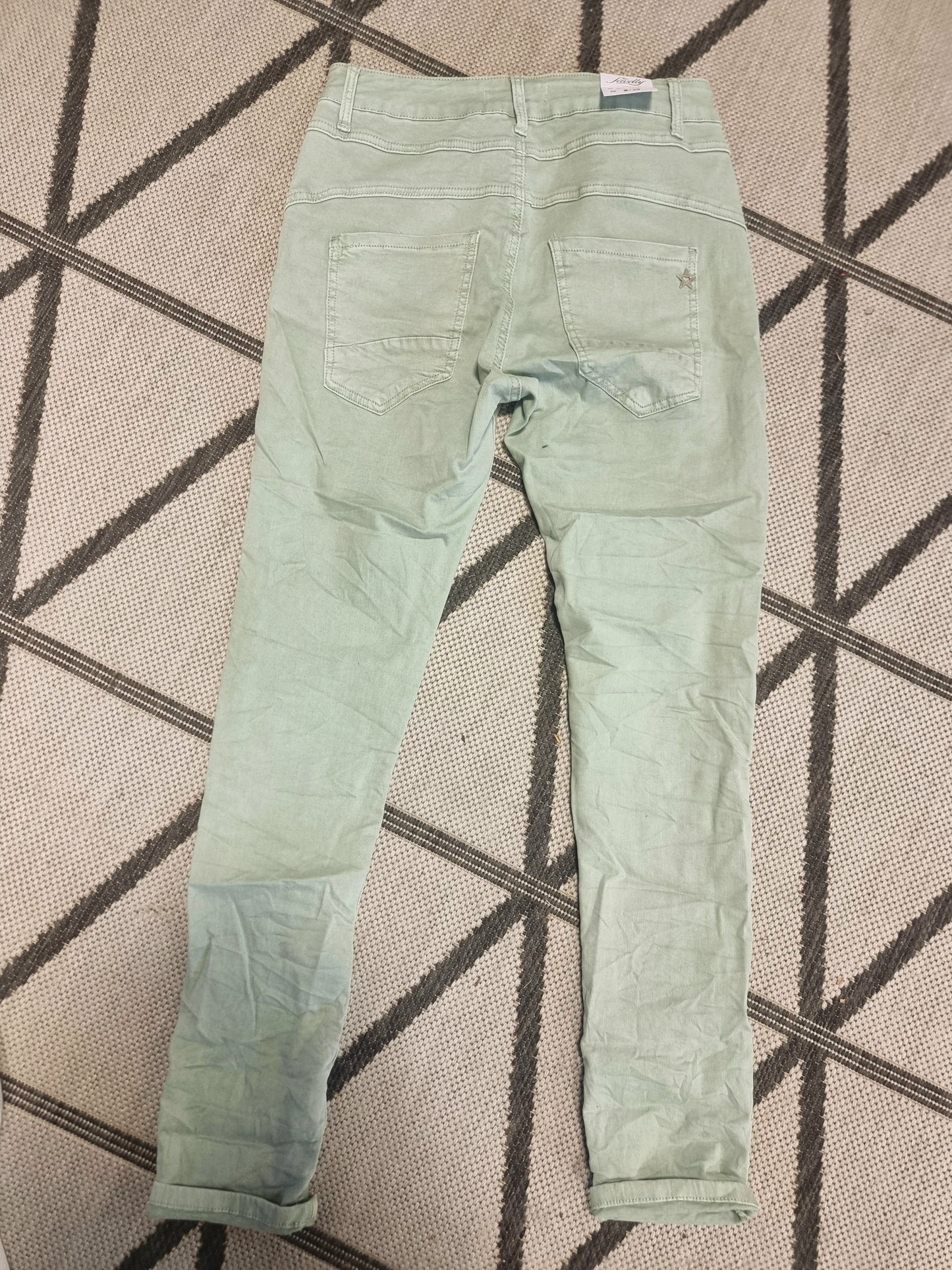 Jeans Jewelly mintgrün mit Schmuckknopf JW22119-12, nur Größe S und M vorrätig