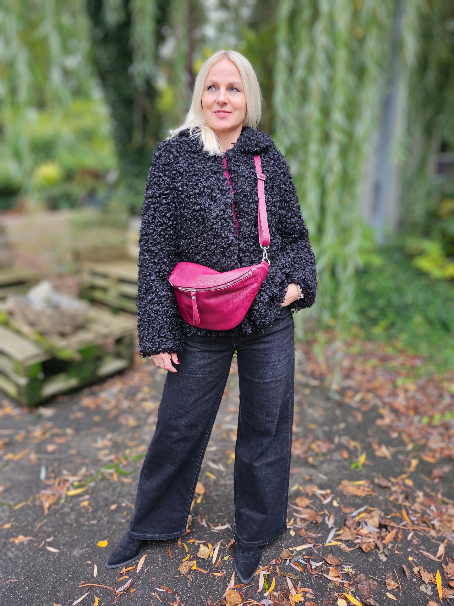 Jeans wide leg in Schwarz mit weitem Bein WIYA