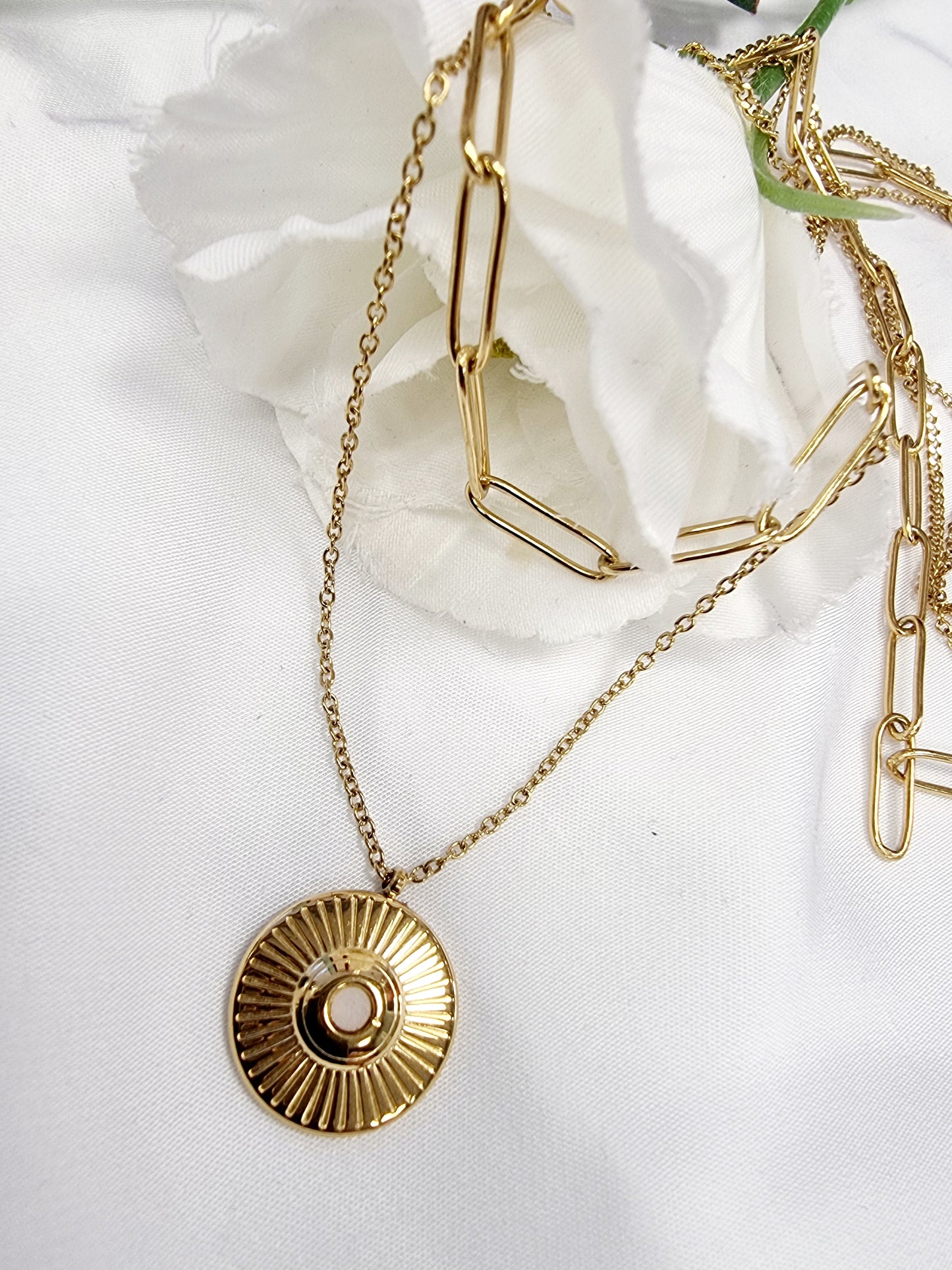 Edelstahlkette Gold 3-Reihig mit kleinem Sonnenanhänger