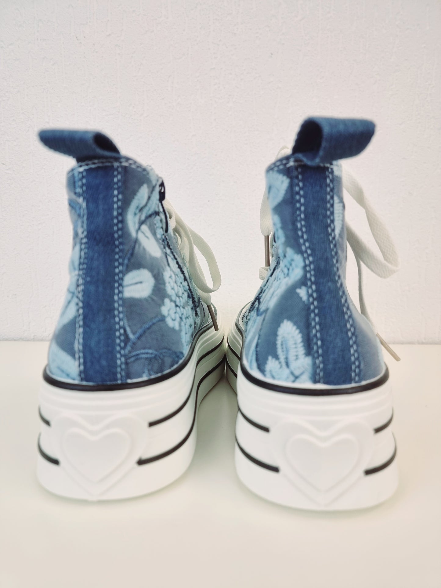 Hohe Sneaker Canvas Blau/Weiß Jeansstoff-Turnschuhe mit Stickerei