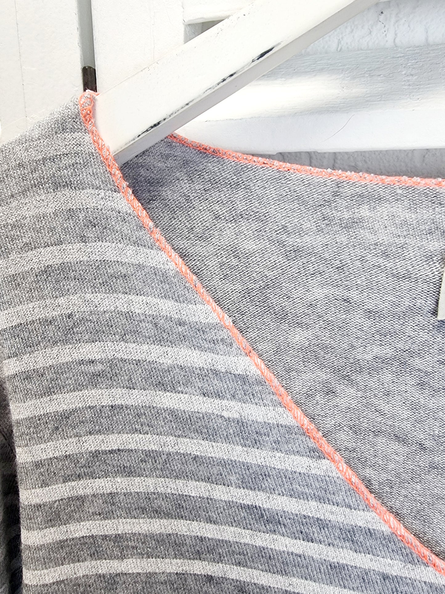 Streifen-Shirt mit V-Ausschnitt in verschiedenen Farbkombinationen Onesize