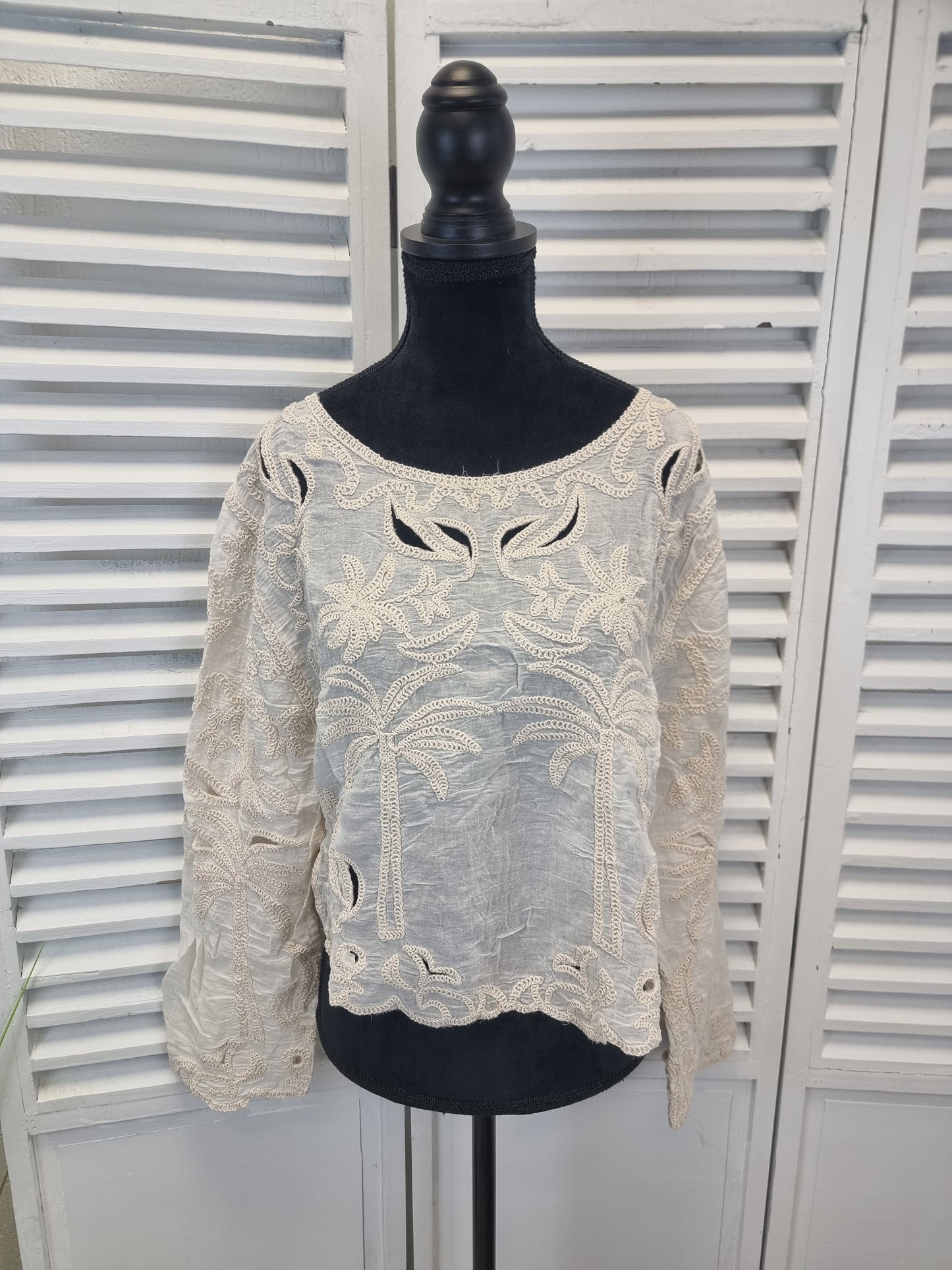 Boho-Spitzenbluse -Hippibluse, kurze Bluse mit Trompetenärmel in 2 verschiedenen Naturtönen