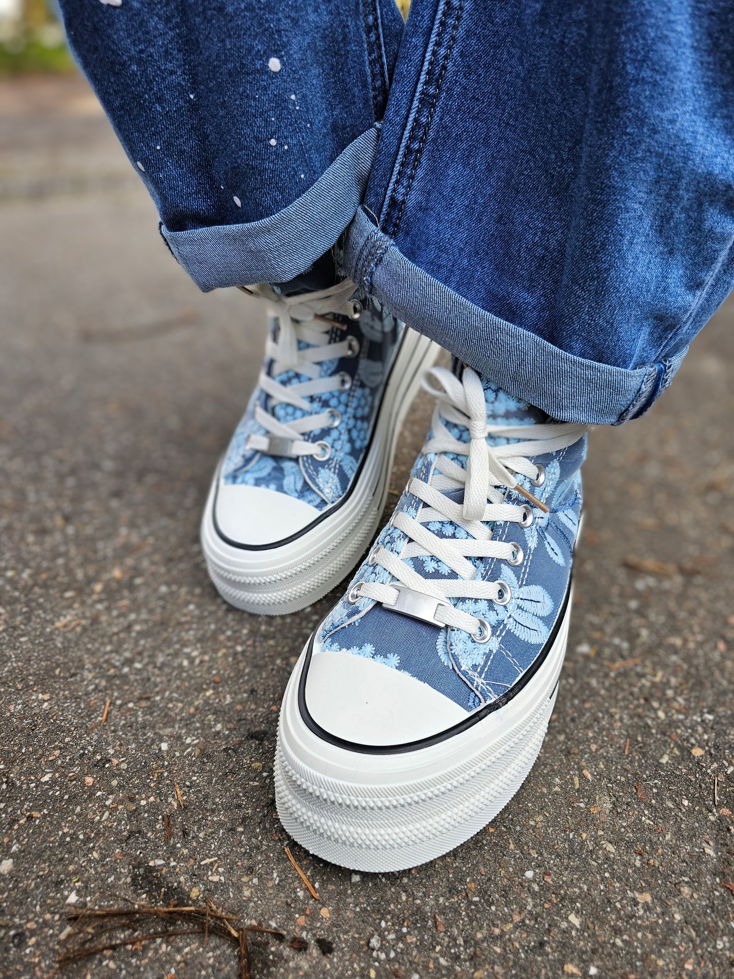 Hohe Sneaker Canvas Blau/Weiß Jeansstoff-Turnschuhe mit Stickerei