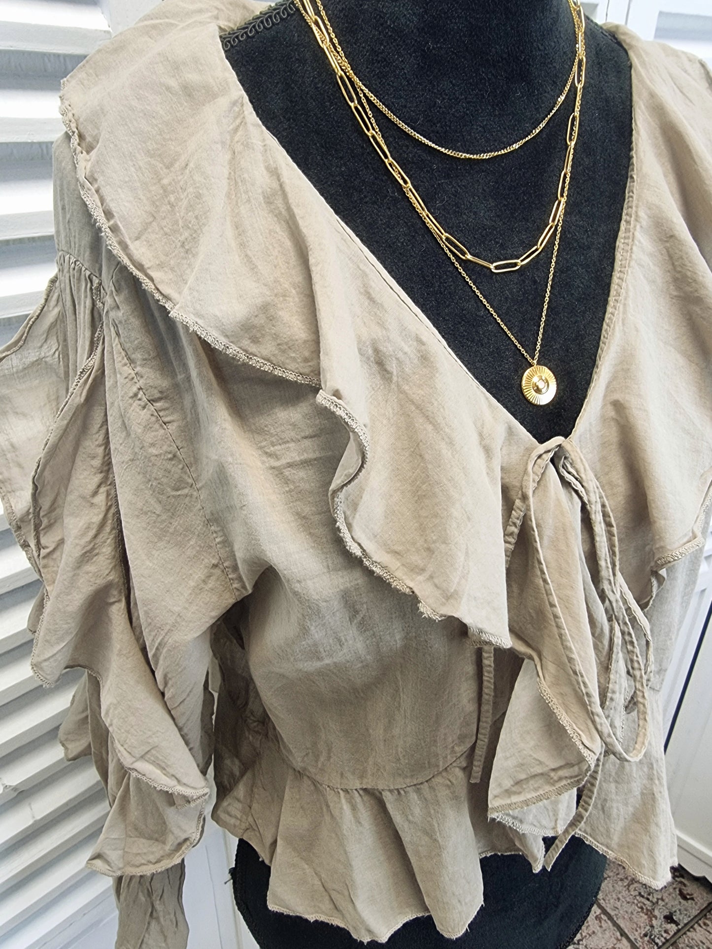 Romantische kurze Baumwollbluse mit Volant in 3 verschiedenen Farben Onesize, Boho, Hippi