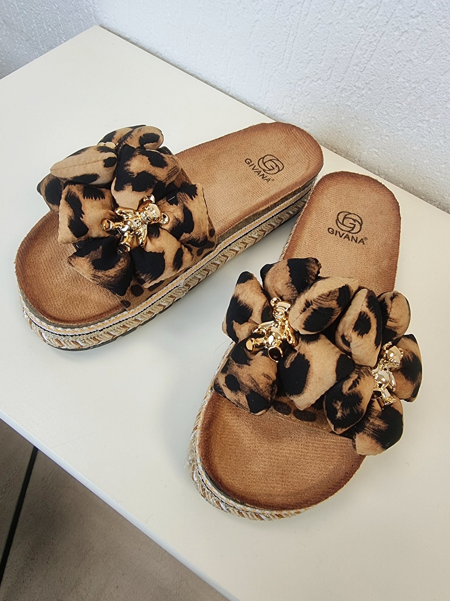 Pantolette Leo mit 2 kleinen Bär-StickerDamen Leoparden Muster Keil Sandalen mit dicker Sohle, Damen Pantoletten