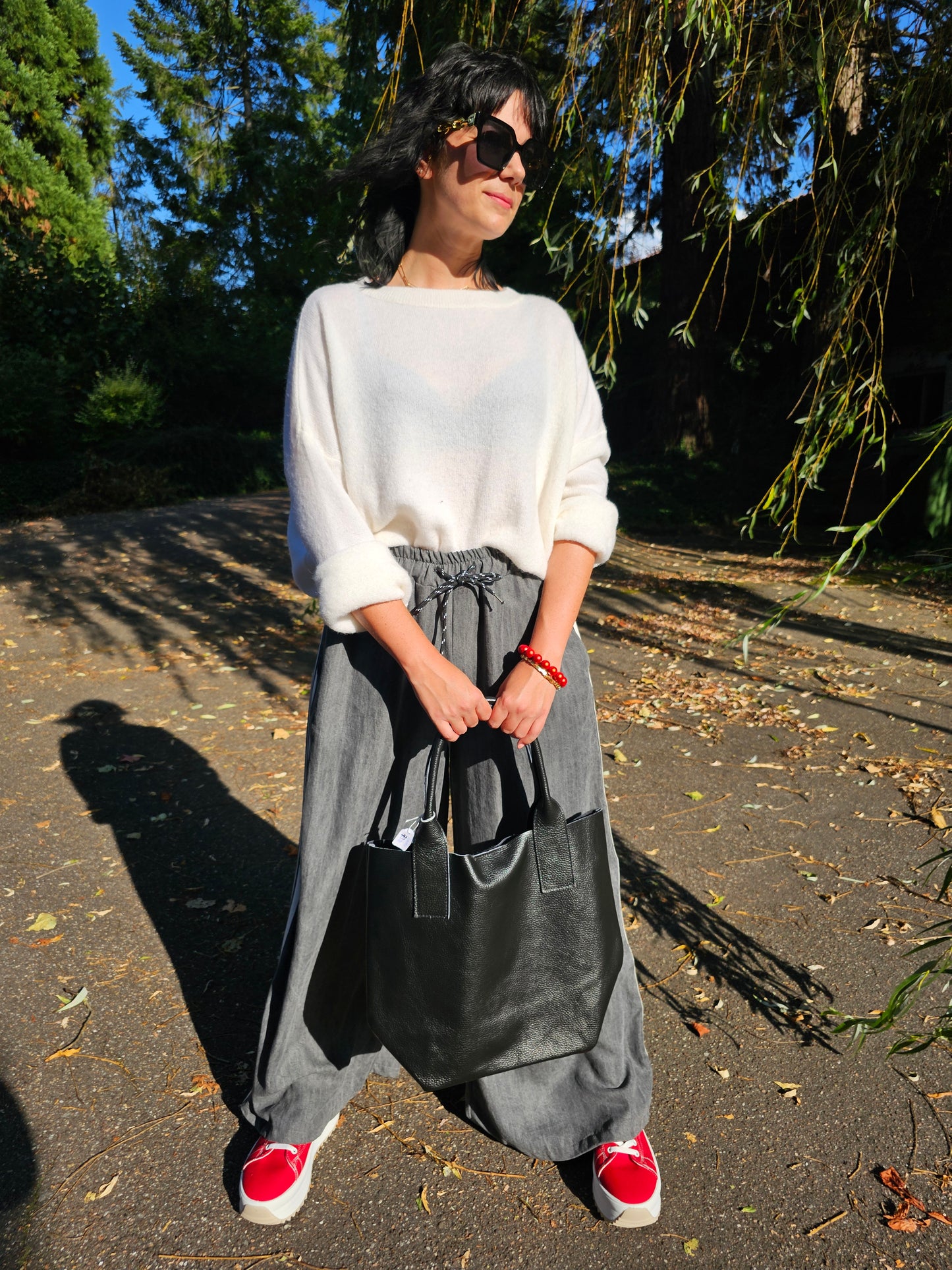 Weite Hose mit Gummibund und Streifen im Washed-Out Grau