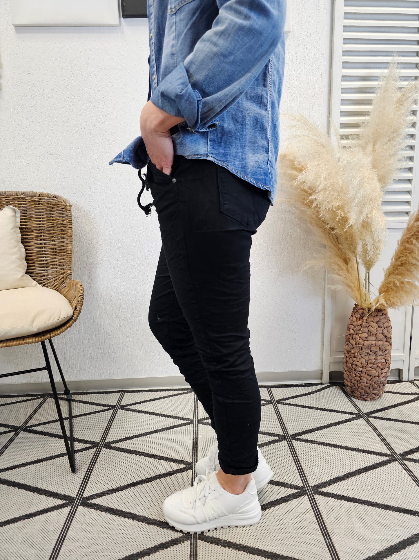 Jogpants Itaimaska in verschiedenen Größen und Farben