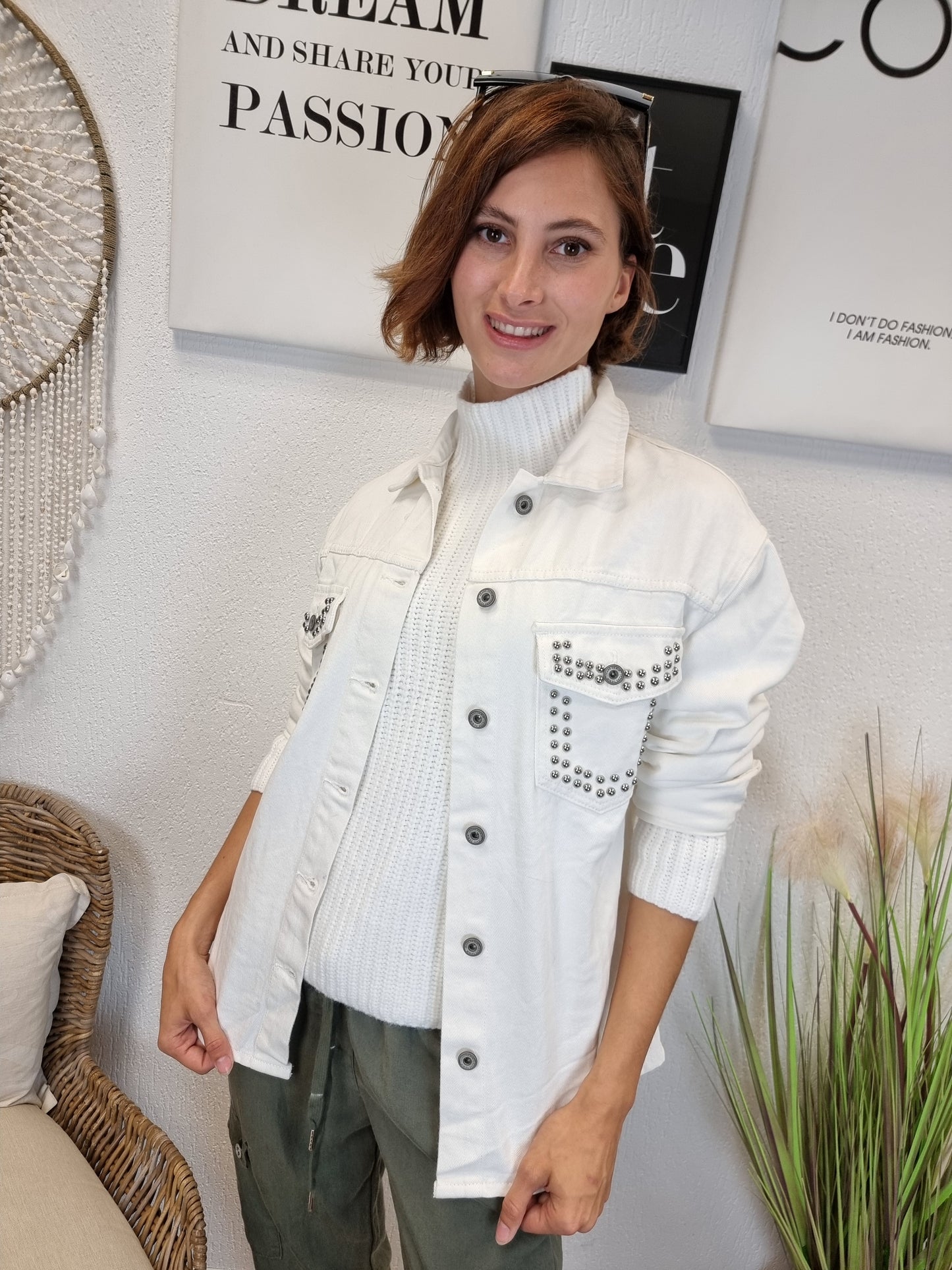 Weiße Jeans Blusenjacke mit Nieten