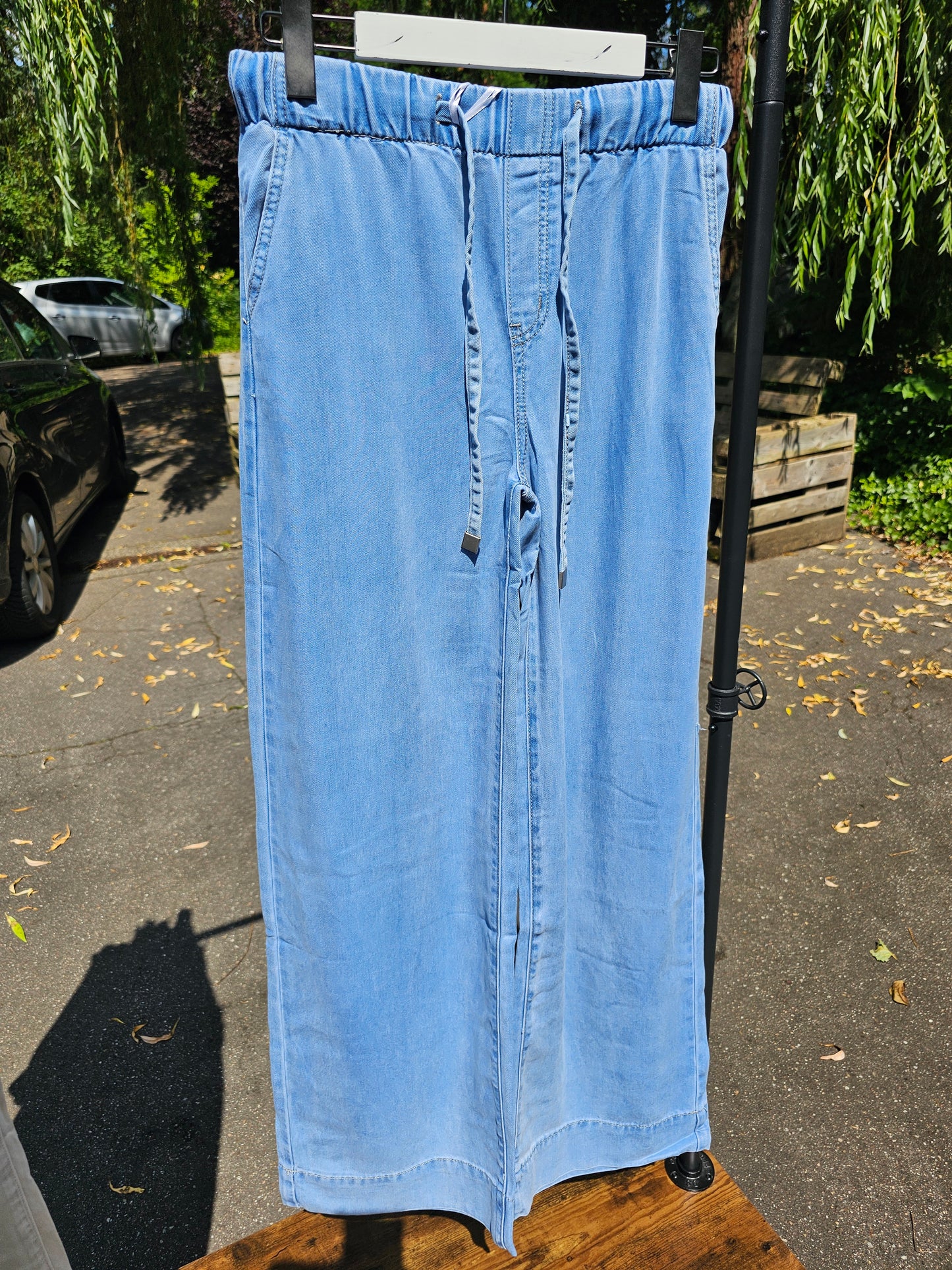 Marlenehose mit weitem Bein in Jeansoptik Lyocell