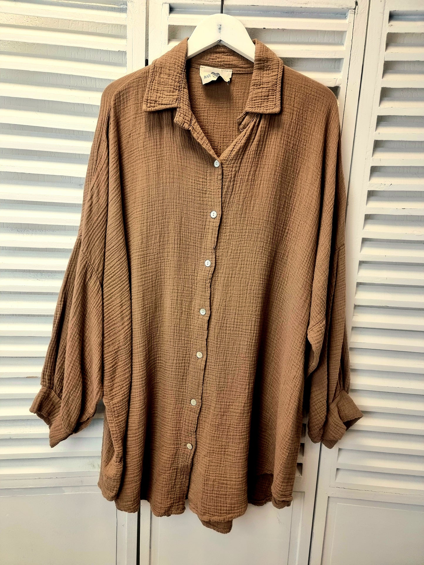 Oversize Musselin-Hemdbluse in verschiedenen Farben