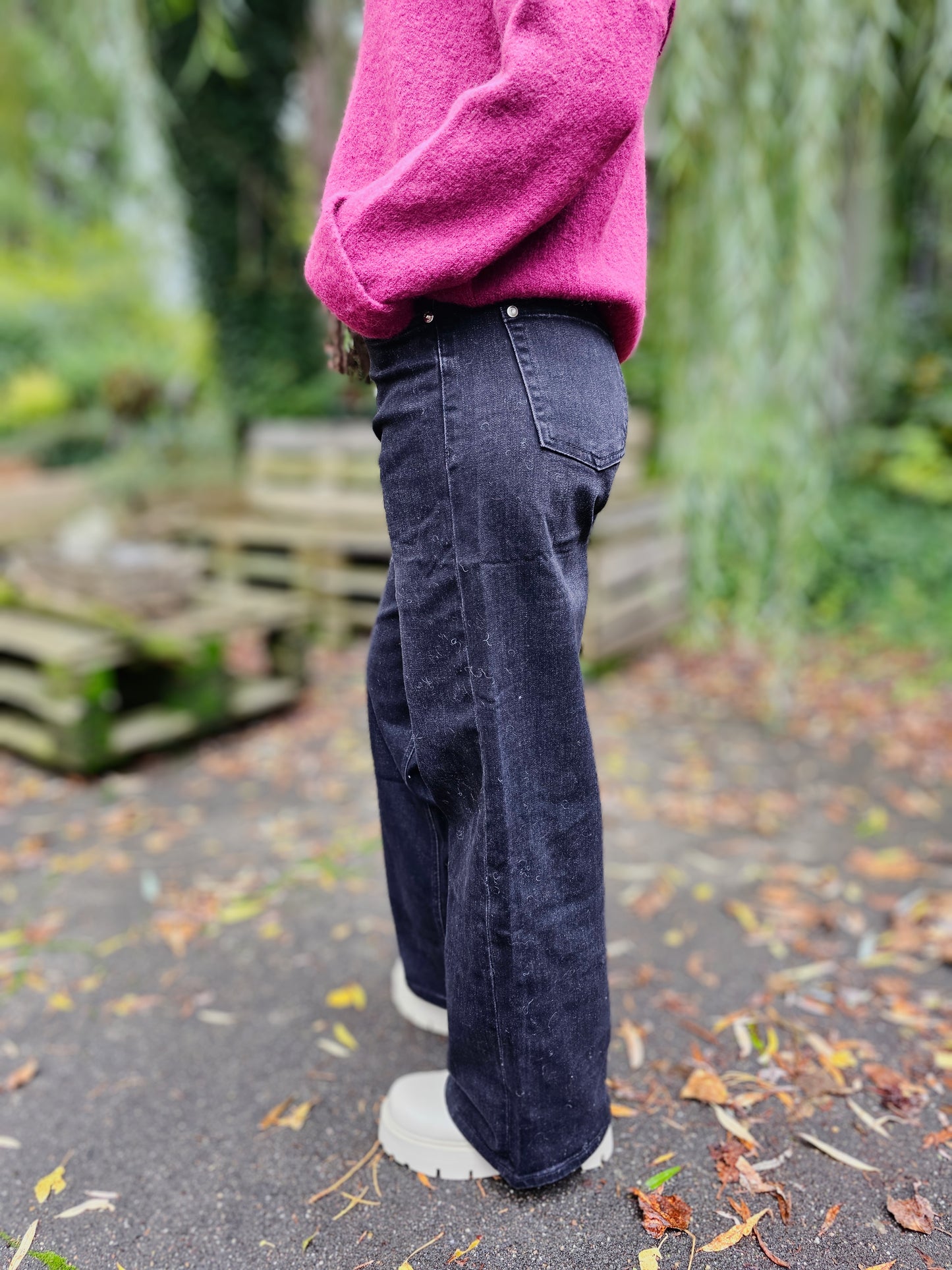 Jeans wide leg in Schwarz mit weitem Bein WIYA