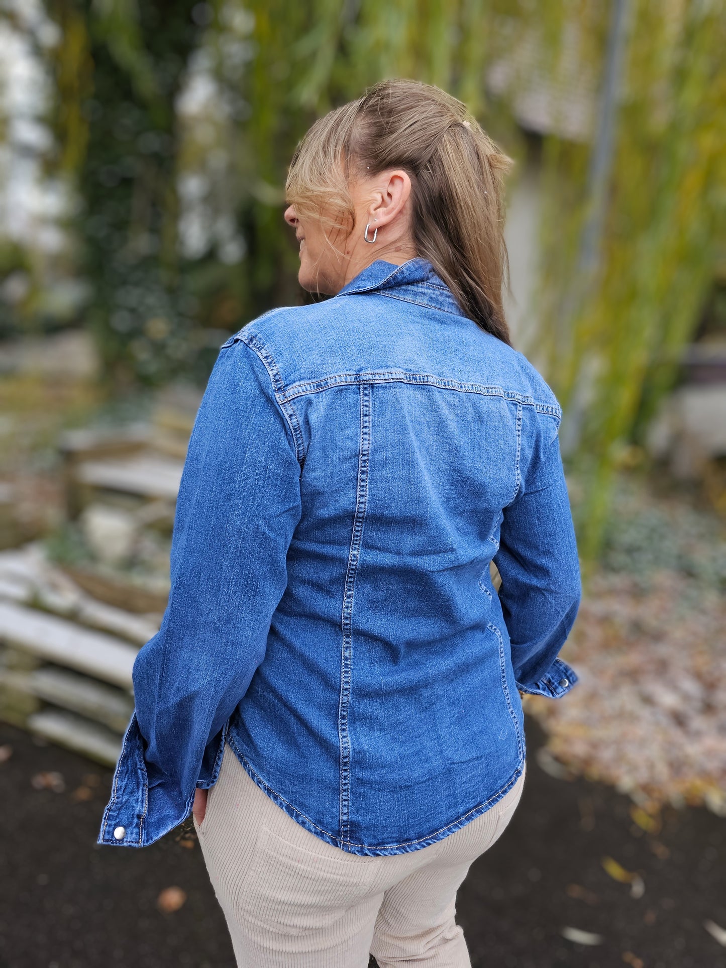 Jeansbluse mit silbernen Druckknöpfen 3D-9186-1