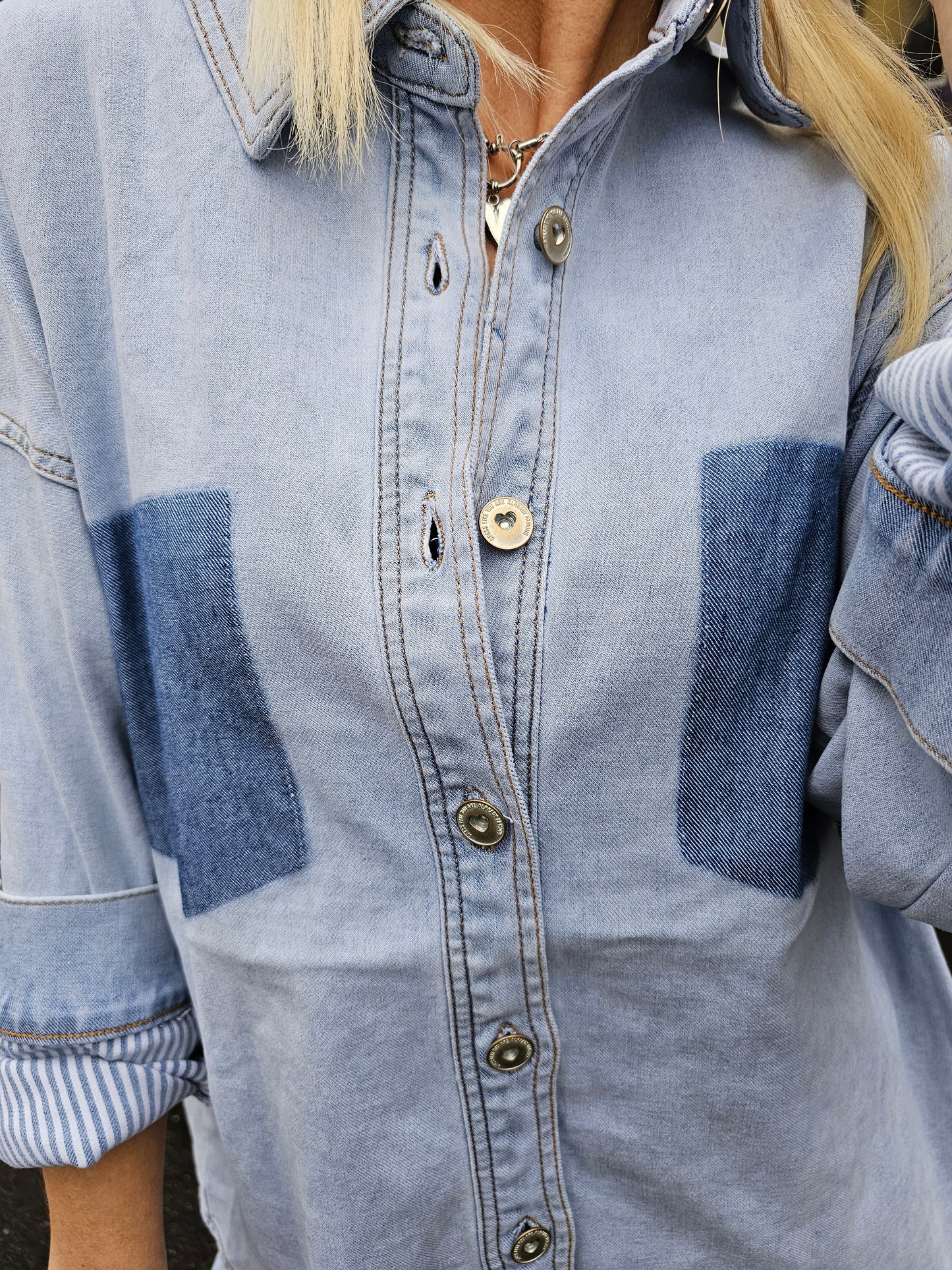 Lange Jeansjacke Jeansbluse mit Streifen in Hellblau DY906