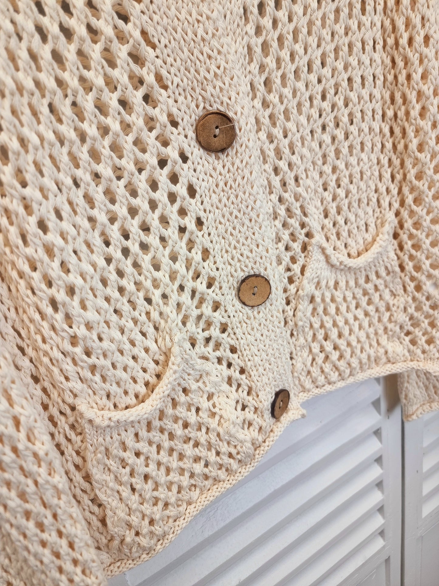 Kurze Loch-Weste in 2 verschiedenen Farben, kurze Strickjacke