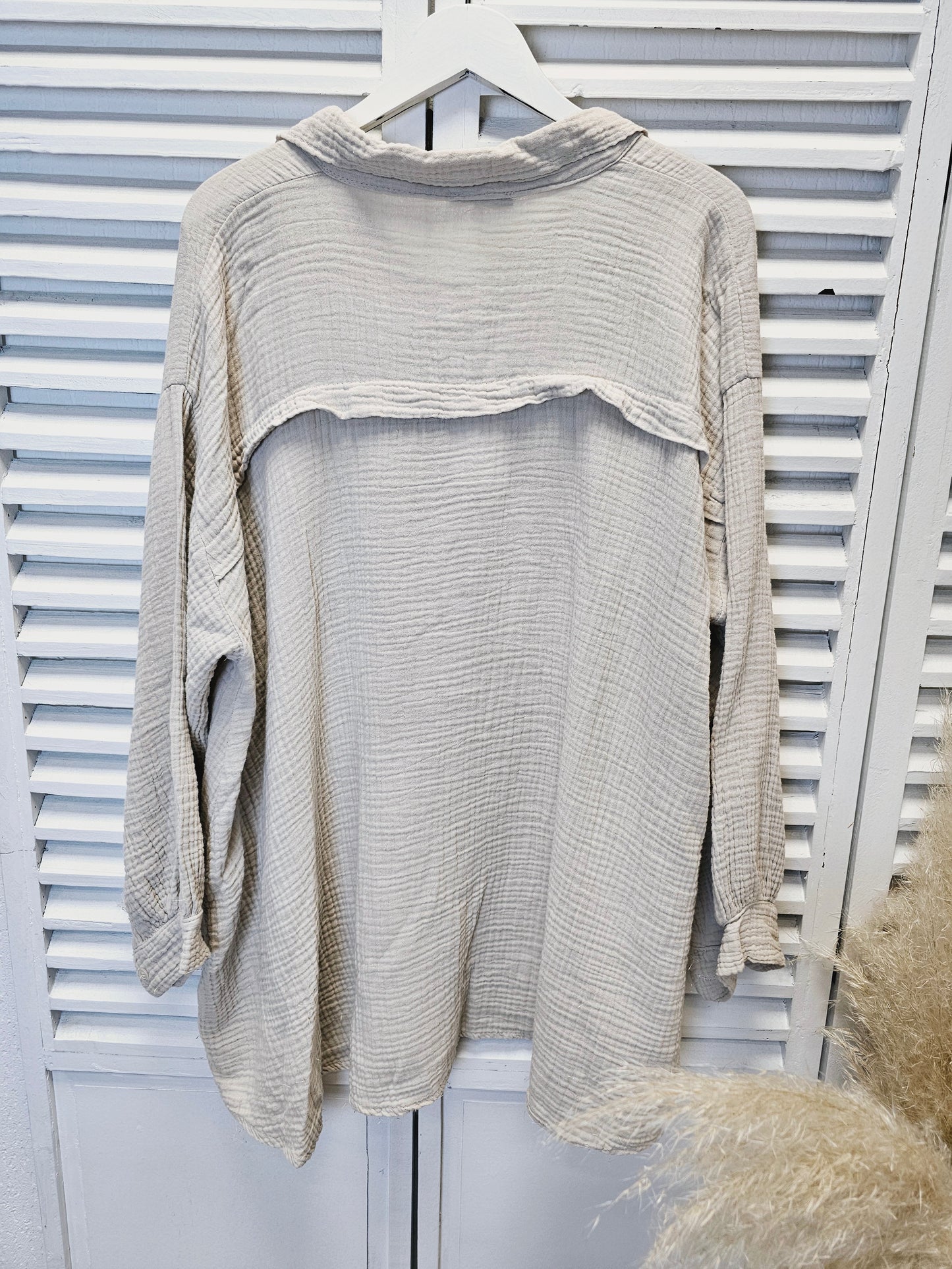 Oversize Musselin-Hemdbluse in Weiß