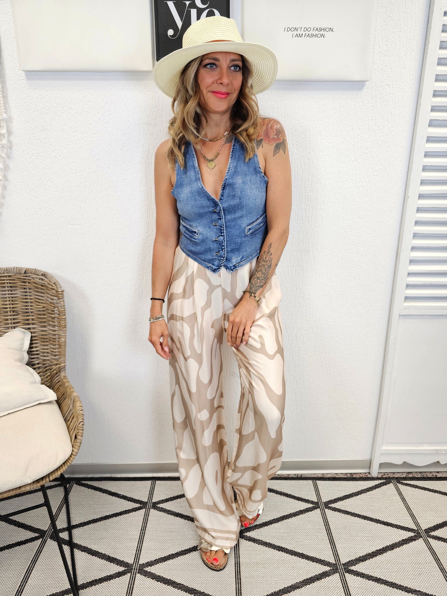 Kurze Jeansweste mit Knopfleiste Melly