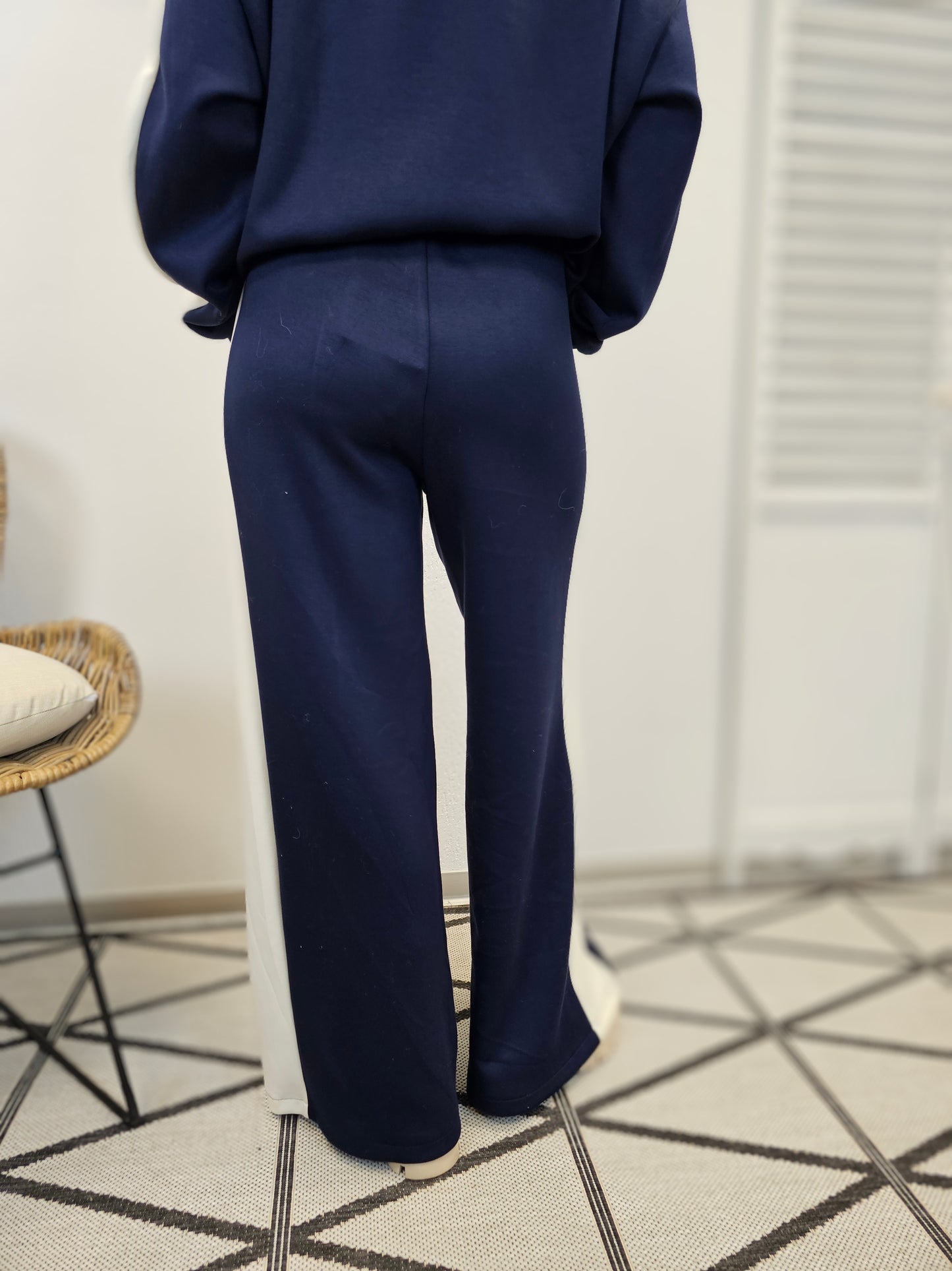 Sweathose in Marineblau mit weißen Streifen "MINMIN" (Set)