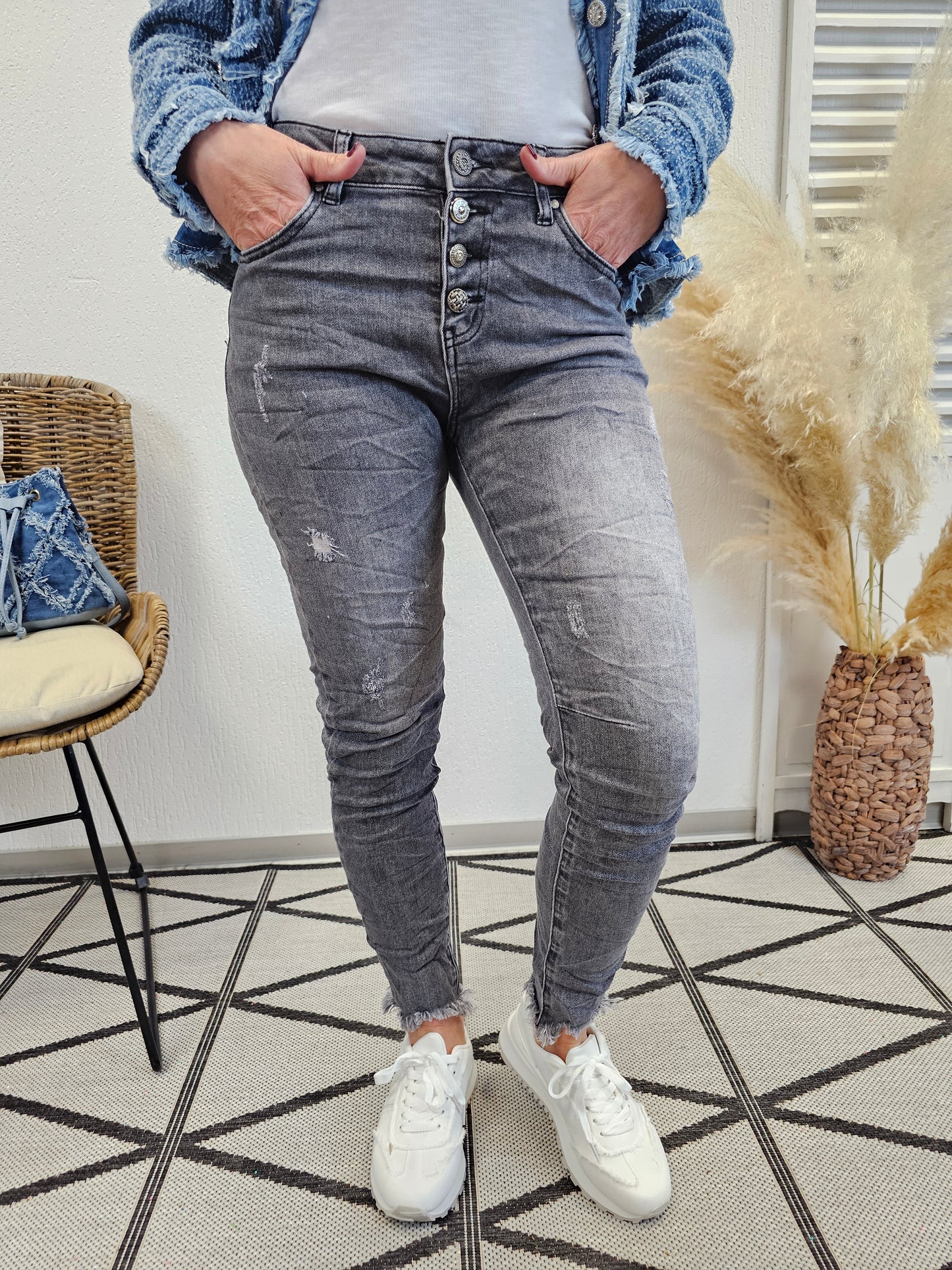 Schwarze verwaschene Jeans mit Fransen HS-5988