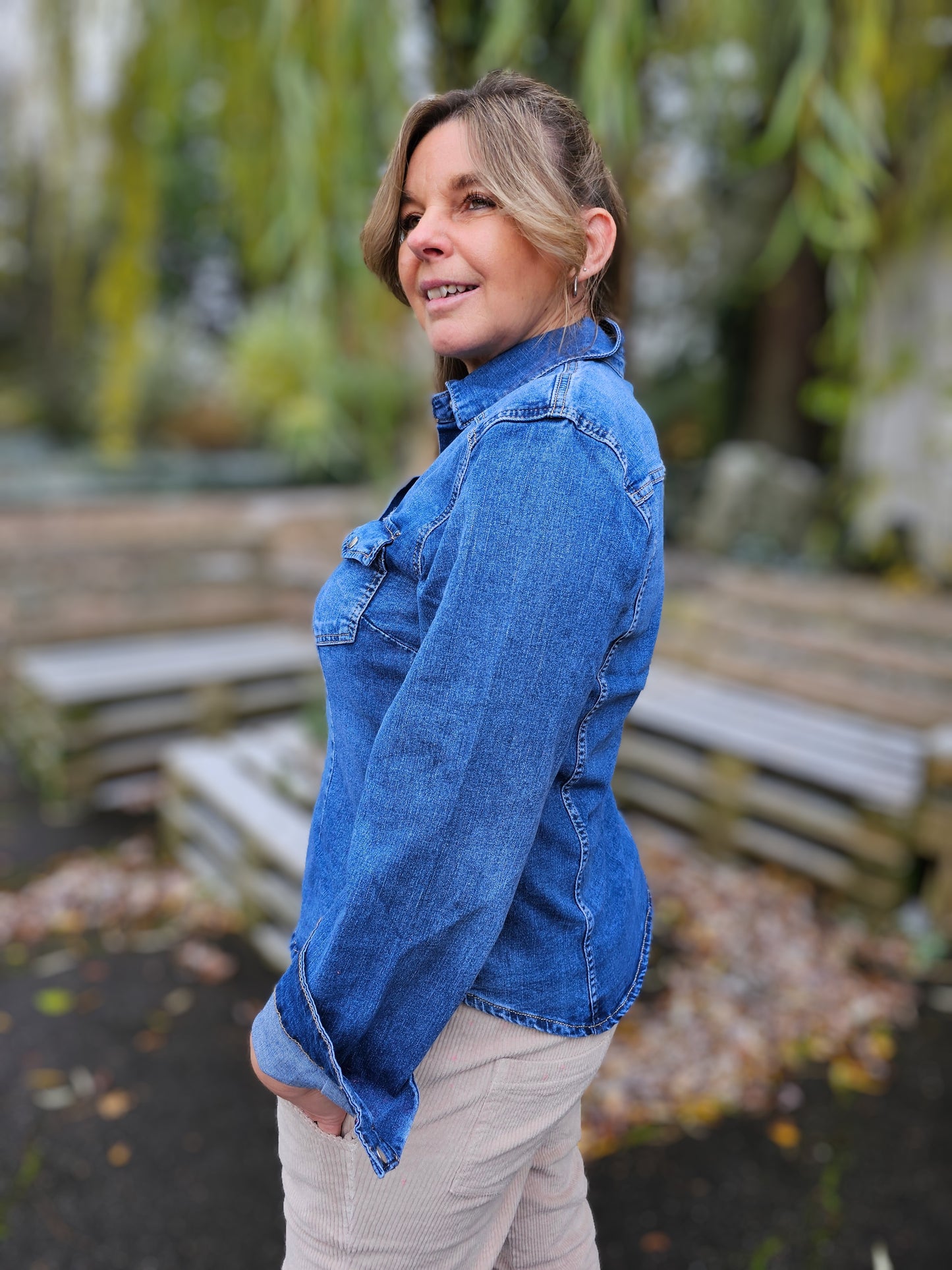 Jeansbluse mit silbernen Druckknöpfen 3D-9186-1