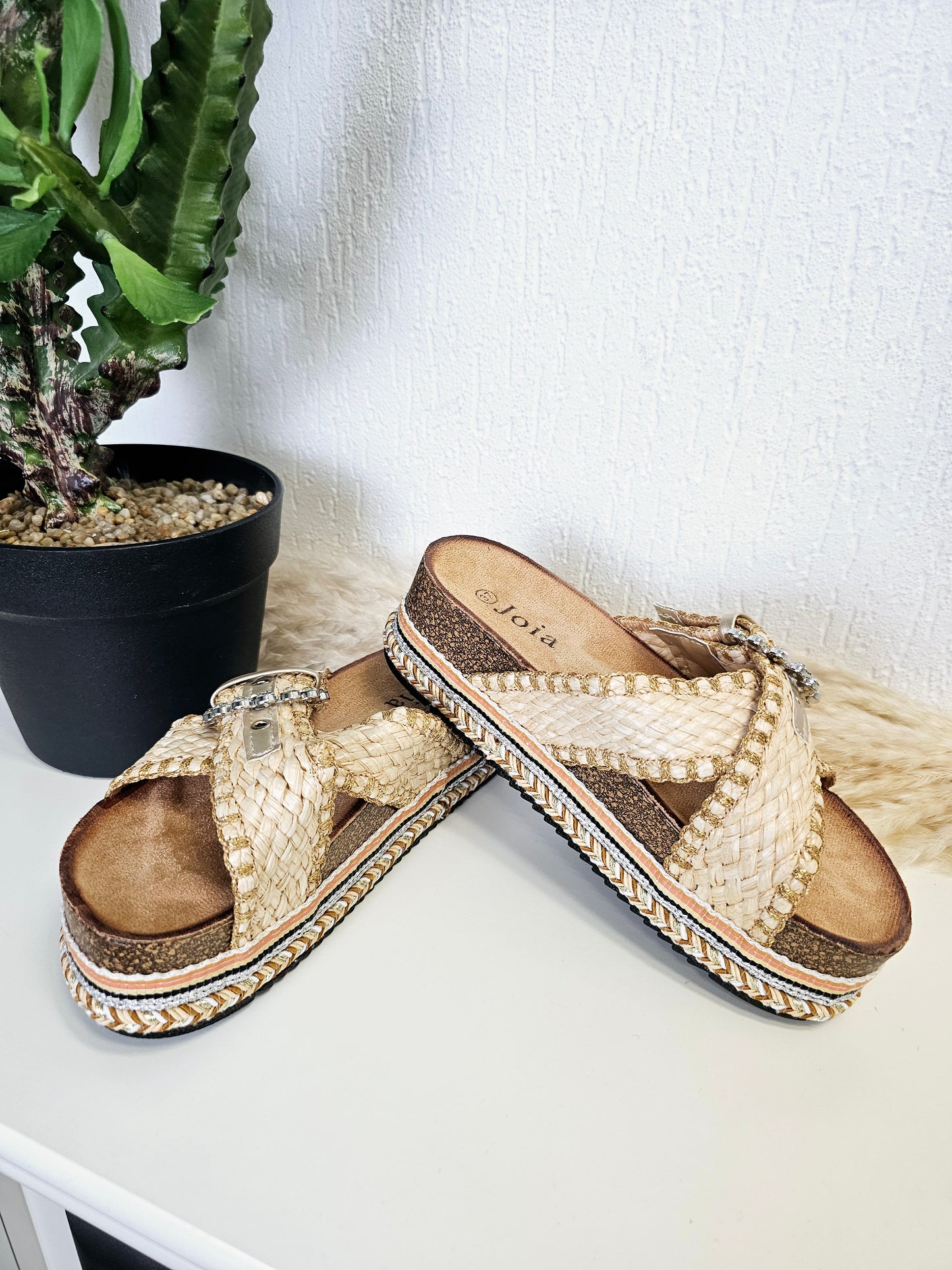Boho Korb Sandalen Pantolette mit Plateau-Absatz in Beige nur in Größe 37+38 verfügbar