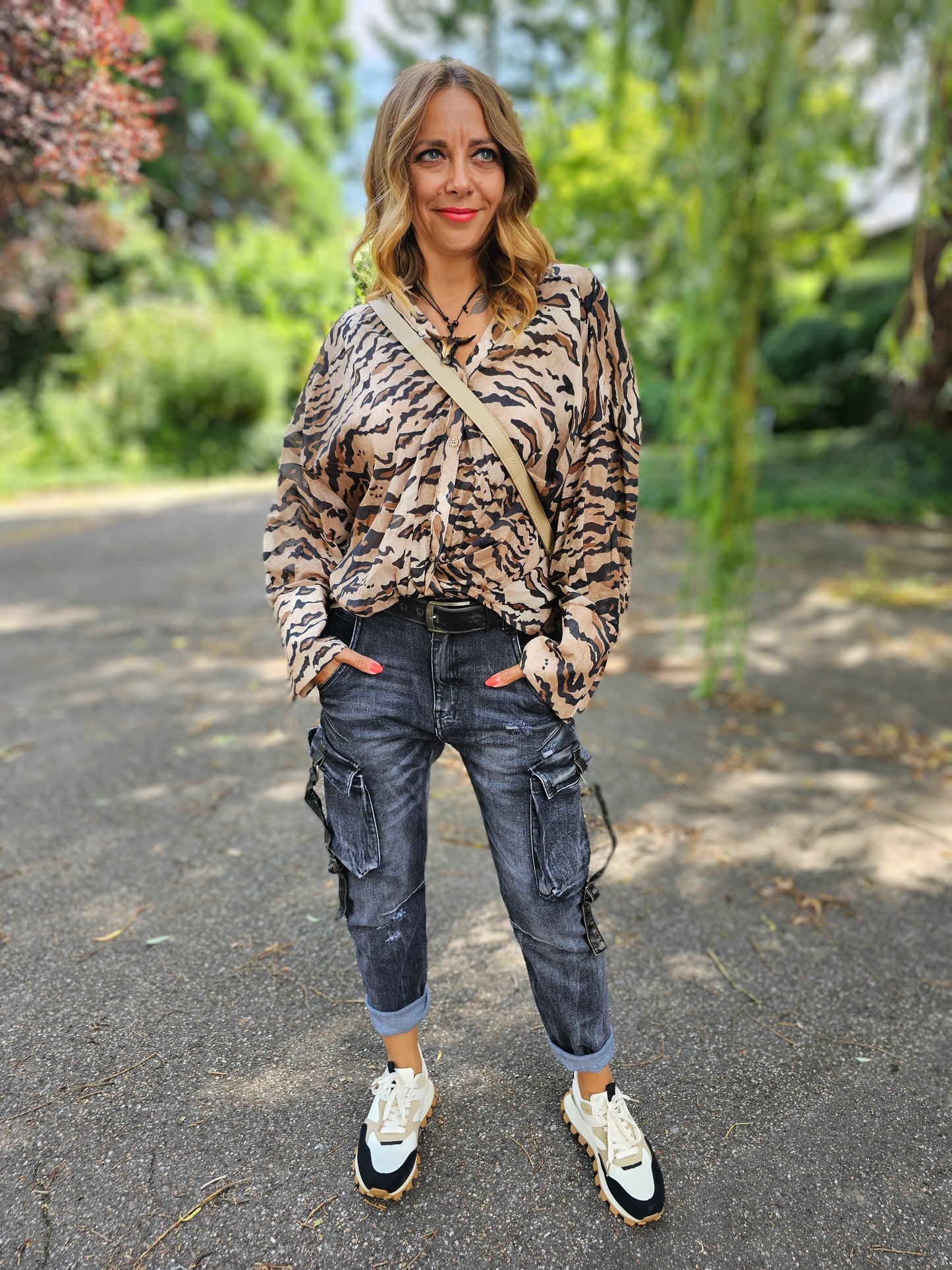 Lässige Cargo-Jeans Sexy Woman im schwarzen Washed-Out Look H8534, nur noch Größe S verfügbar