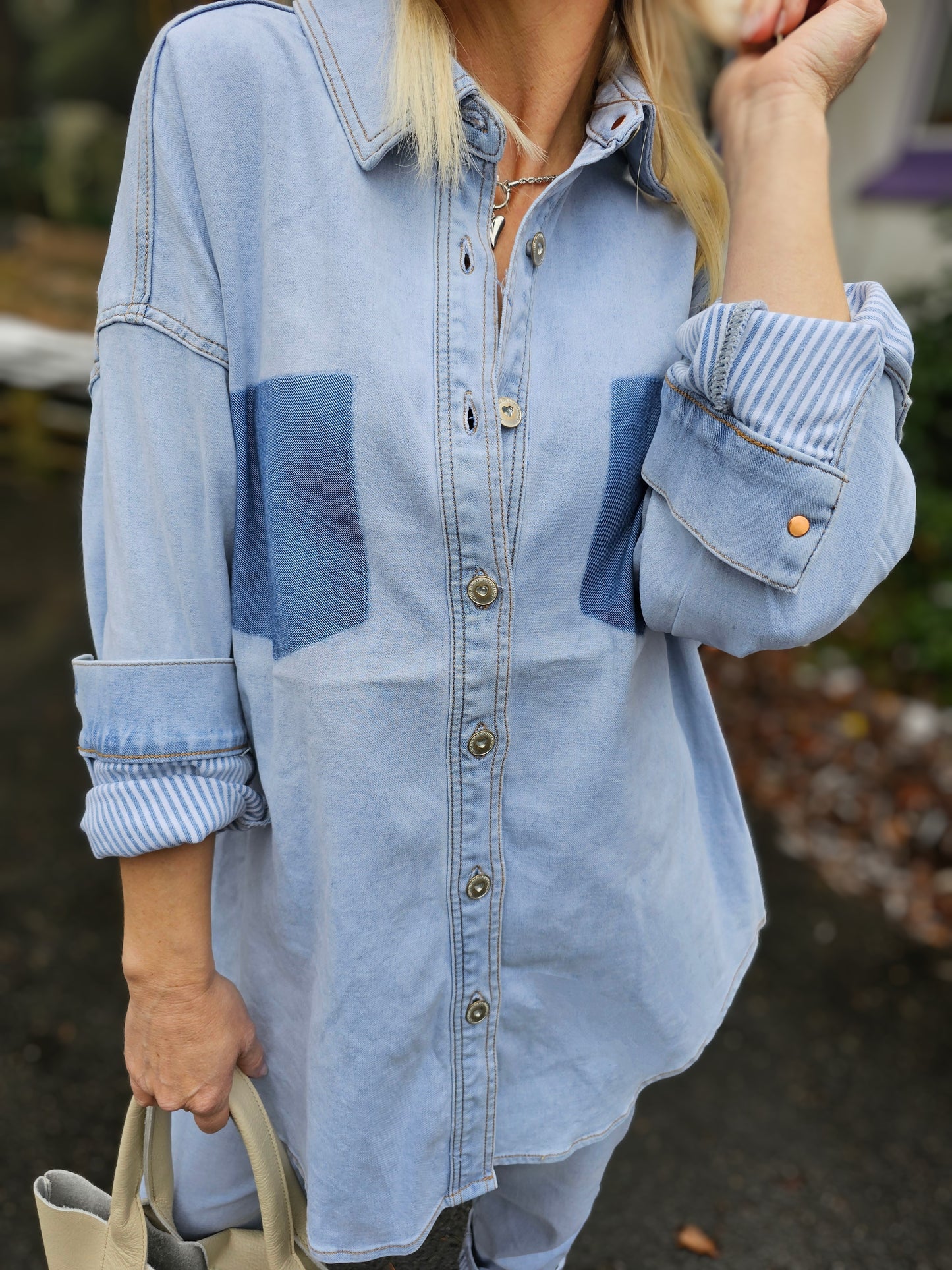Lange Jeansjacke Jeansbluse mit Streifen in Hellblau DY906