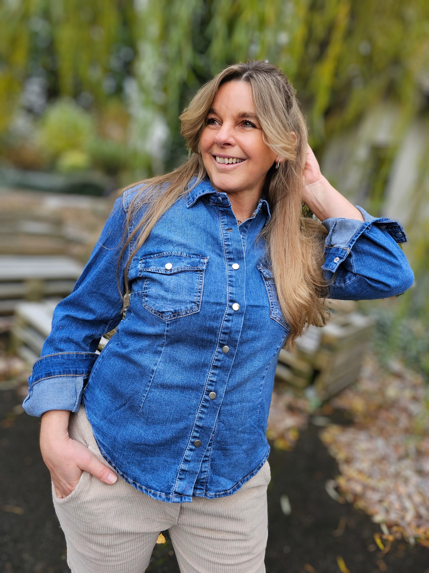 Jeansbluse mit silbernen Druckknöpfen 3D-9186-1