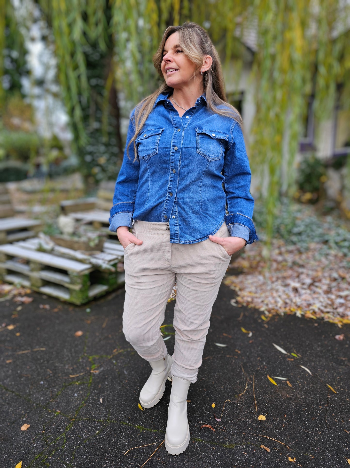 Jeansbluse mit silbernen Druckknöpfen 3D-9186-1