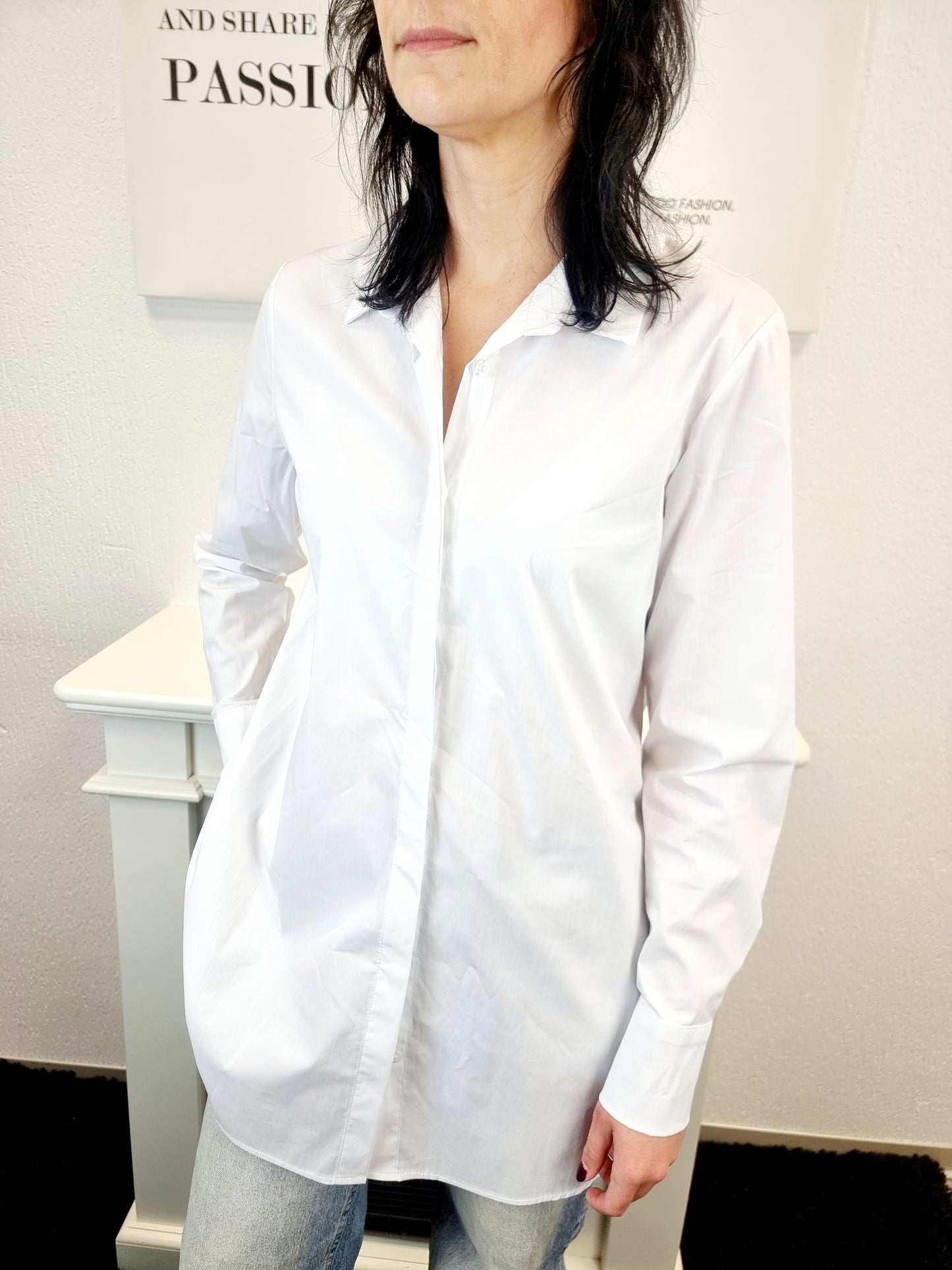 Weiße Bluse Esvivid leichte A-Linie - hinten länger
