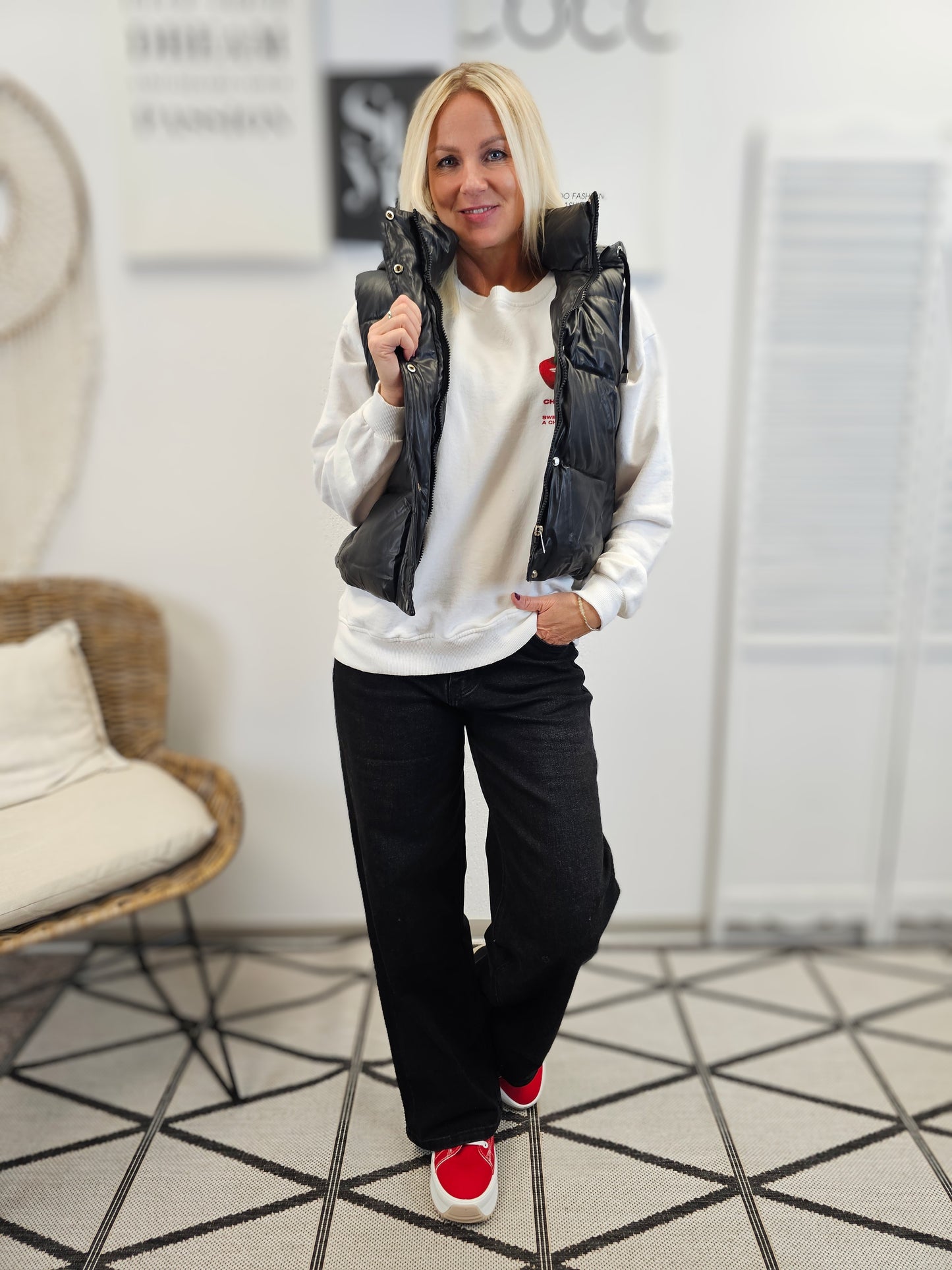 Jeans wide leg in Schwarz mit weitem Bein WIYA