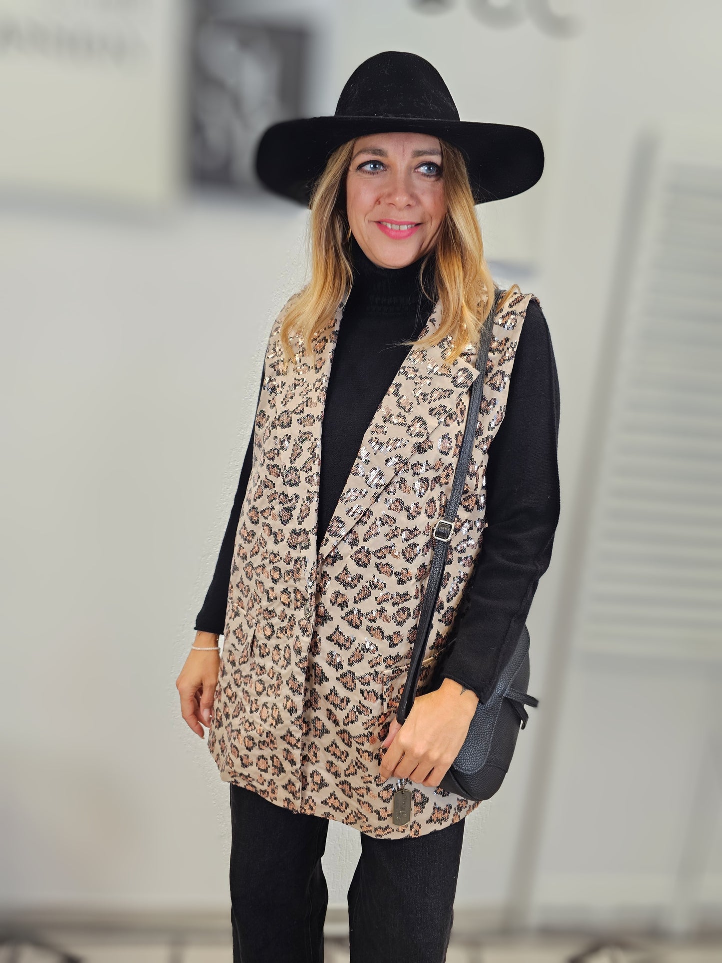 Longweste Leo mit Pailletten