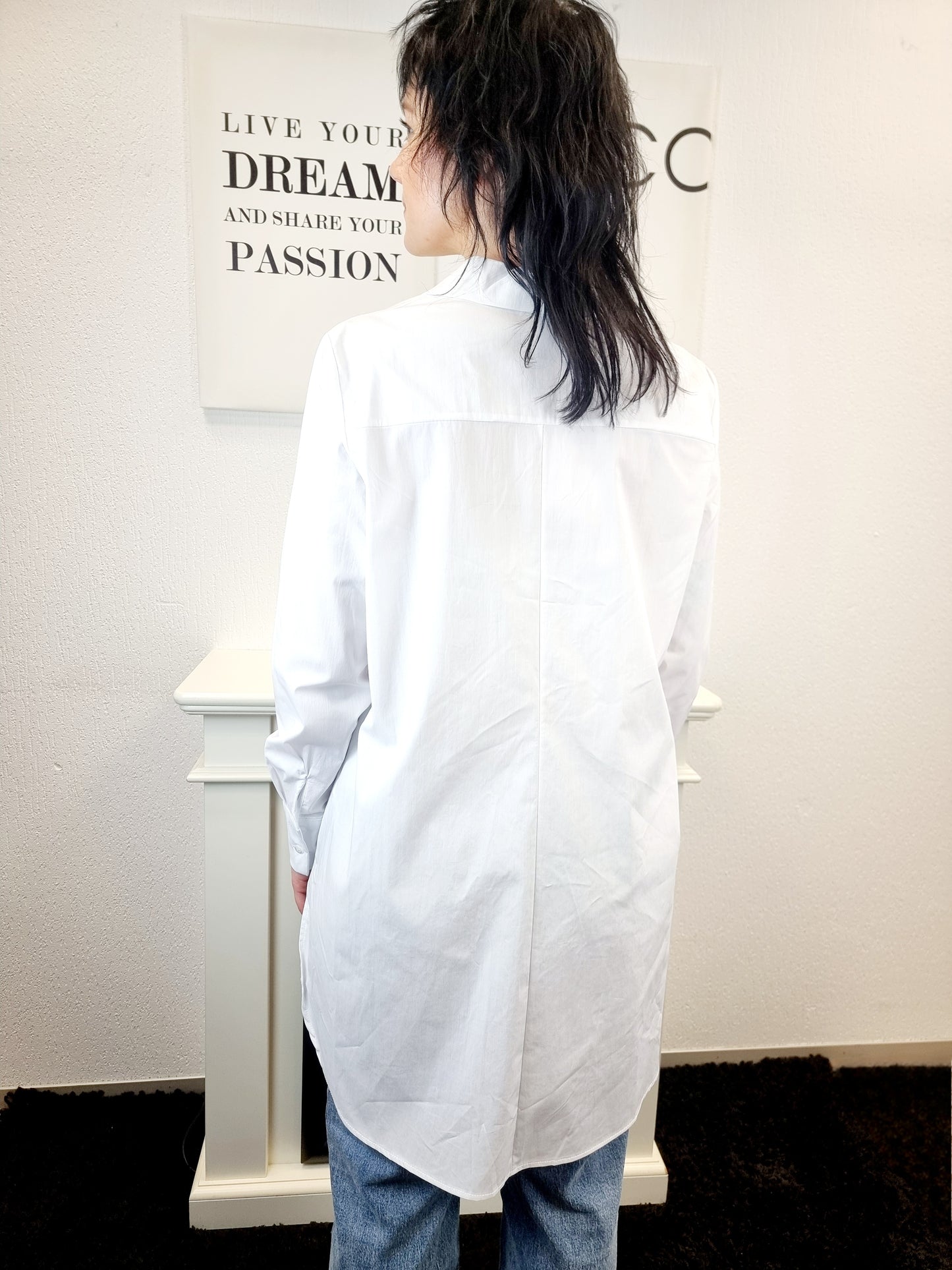 Weiße Bluse Esvivid leichte A-Linie - hinten länger