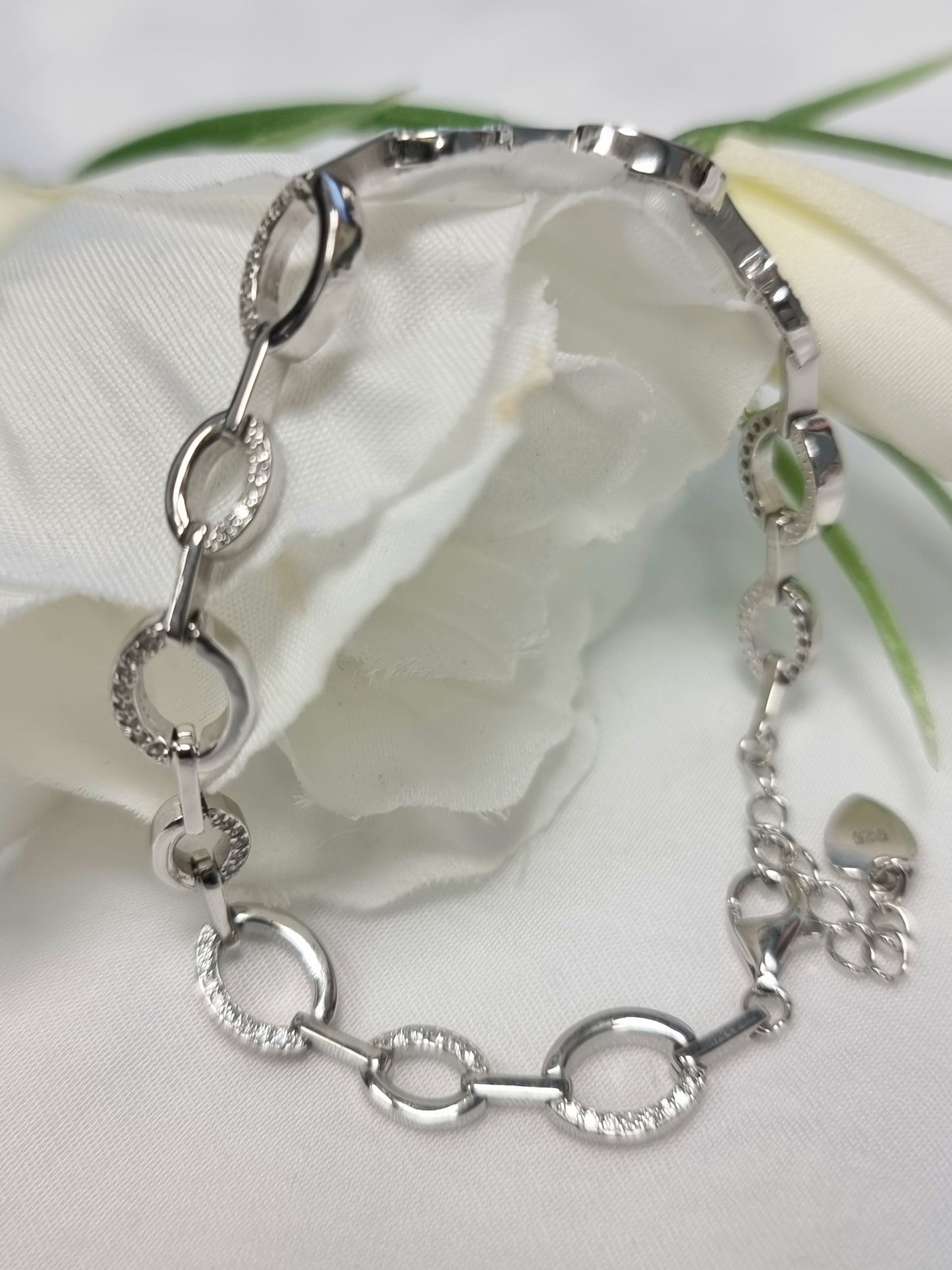 Silberarmband Sterling Silber mit funkelnden Zirkonia