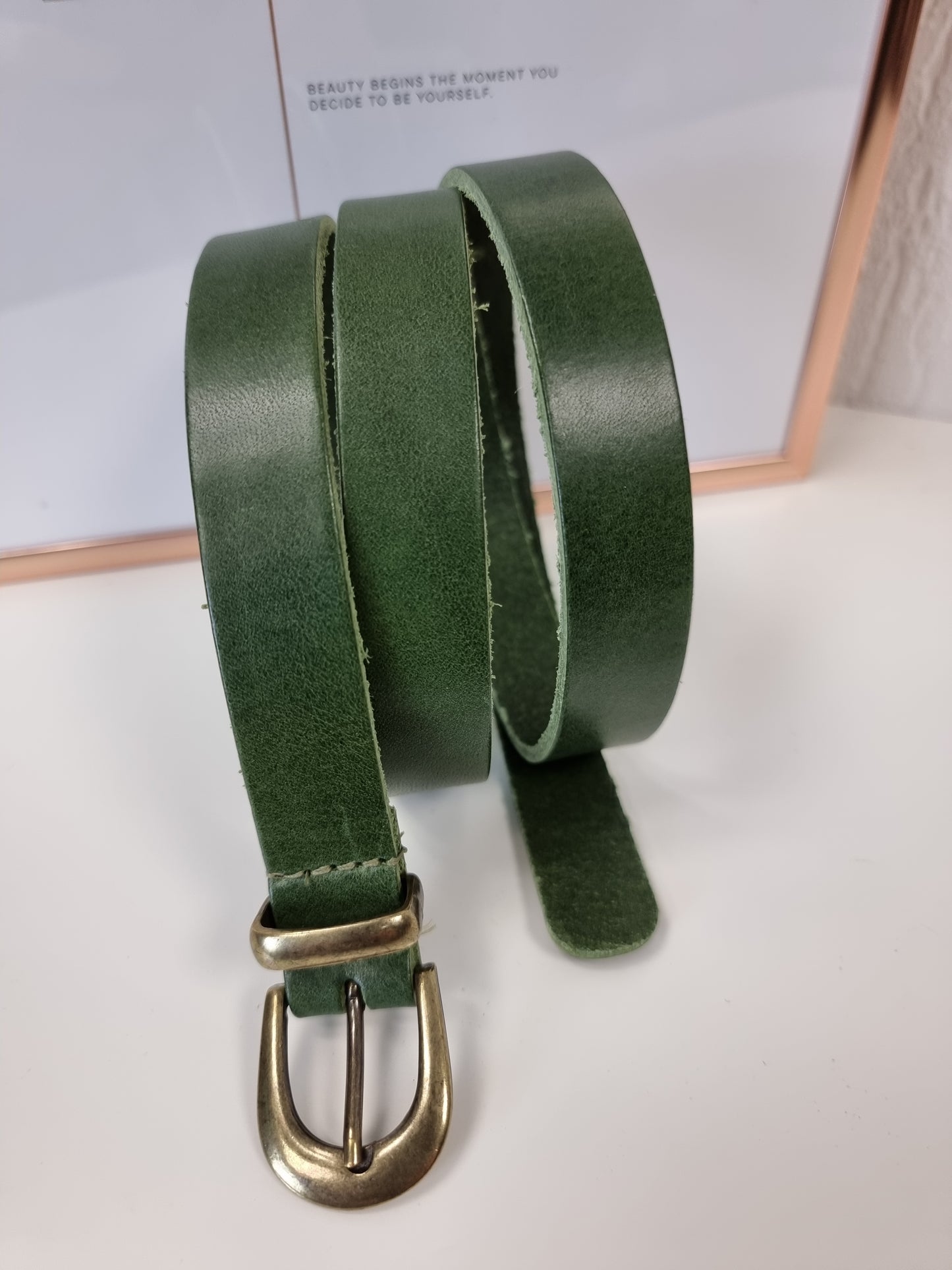 Ledergürtel in Grün mit goldener Schnalle (schmal)nur noch 90cm vorrätig