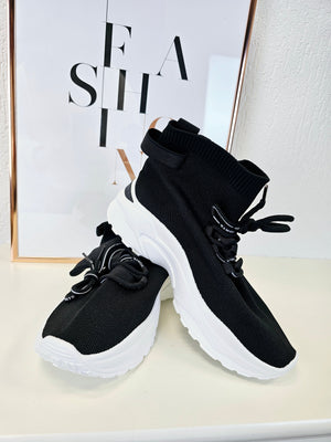 Hohe Schlupf-Stricksneaker in Schwarz " Marion "