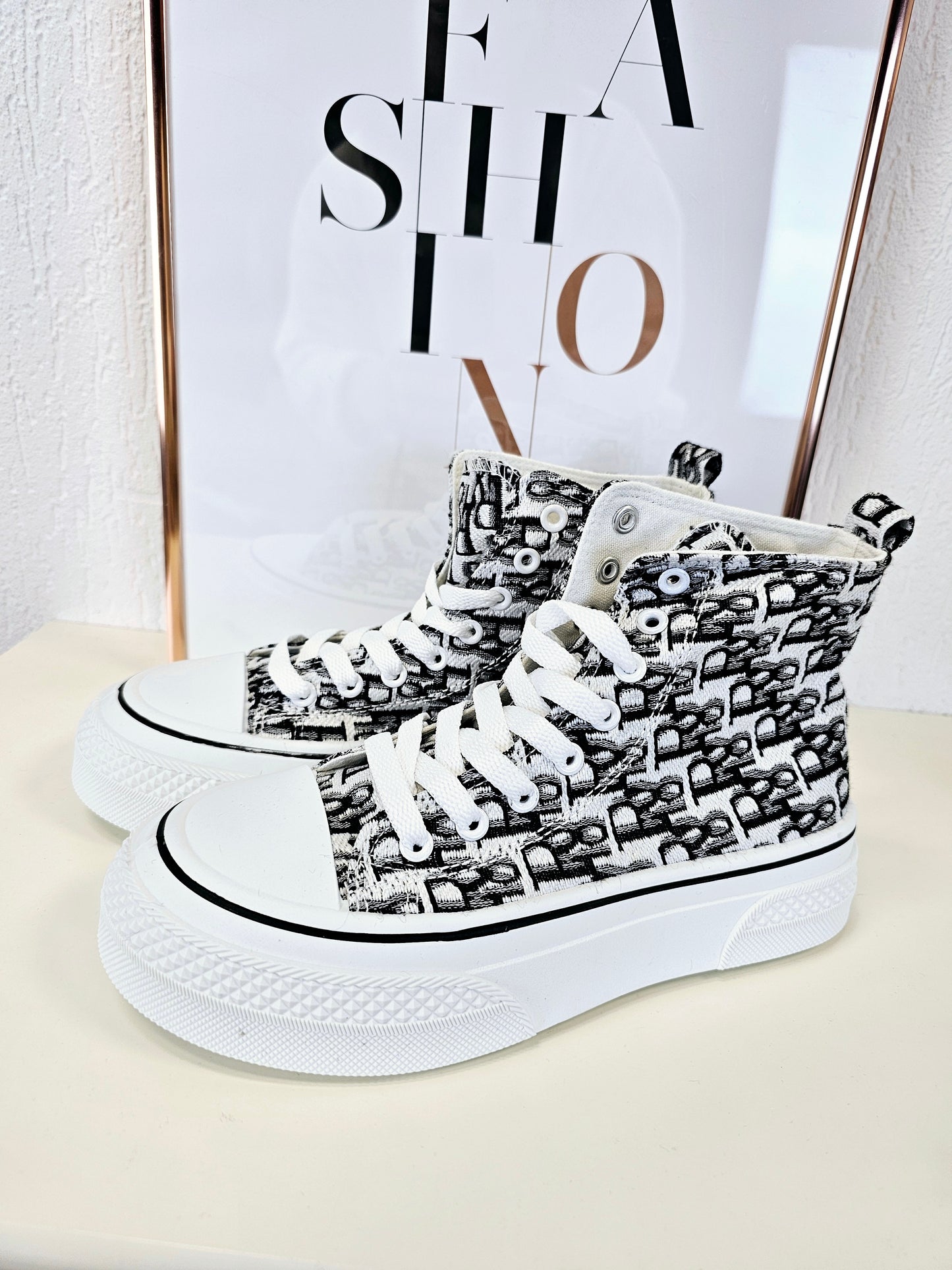 Hohe Sneaker Canvas Stoff-Turnschuhe D-Letter