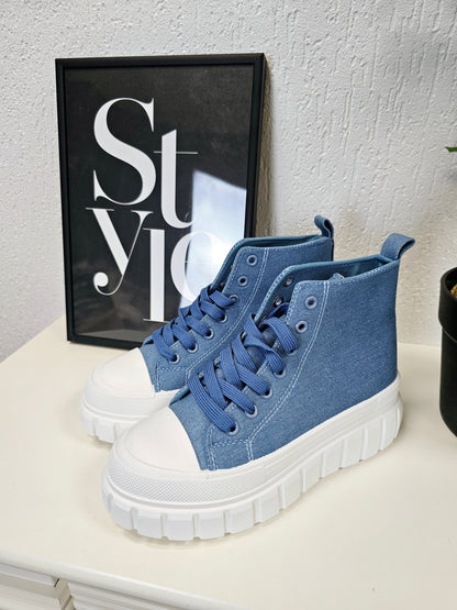 Jeansblaue hohe Sneaker Canvas Stoff-Turnschuhe