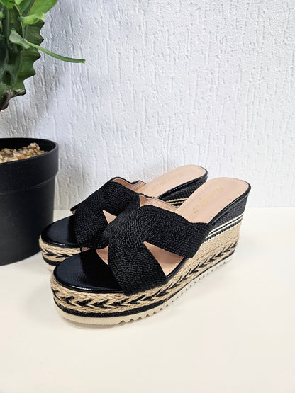 Boho Keilabsatz Sandalen in Schwarz