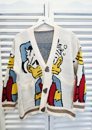 Moderne und hochwertige Strickjacke Ente mit Taschen