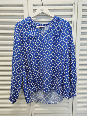Langärmlige Bluse mit Blumen von Zwillingsherz in verschiedenen Farben